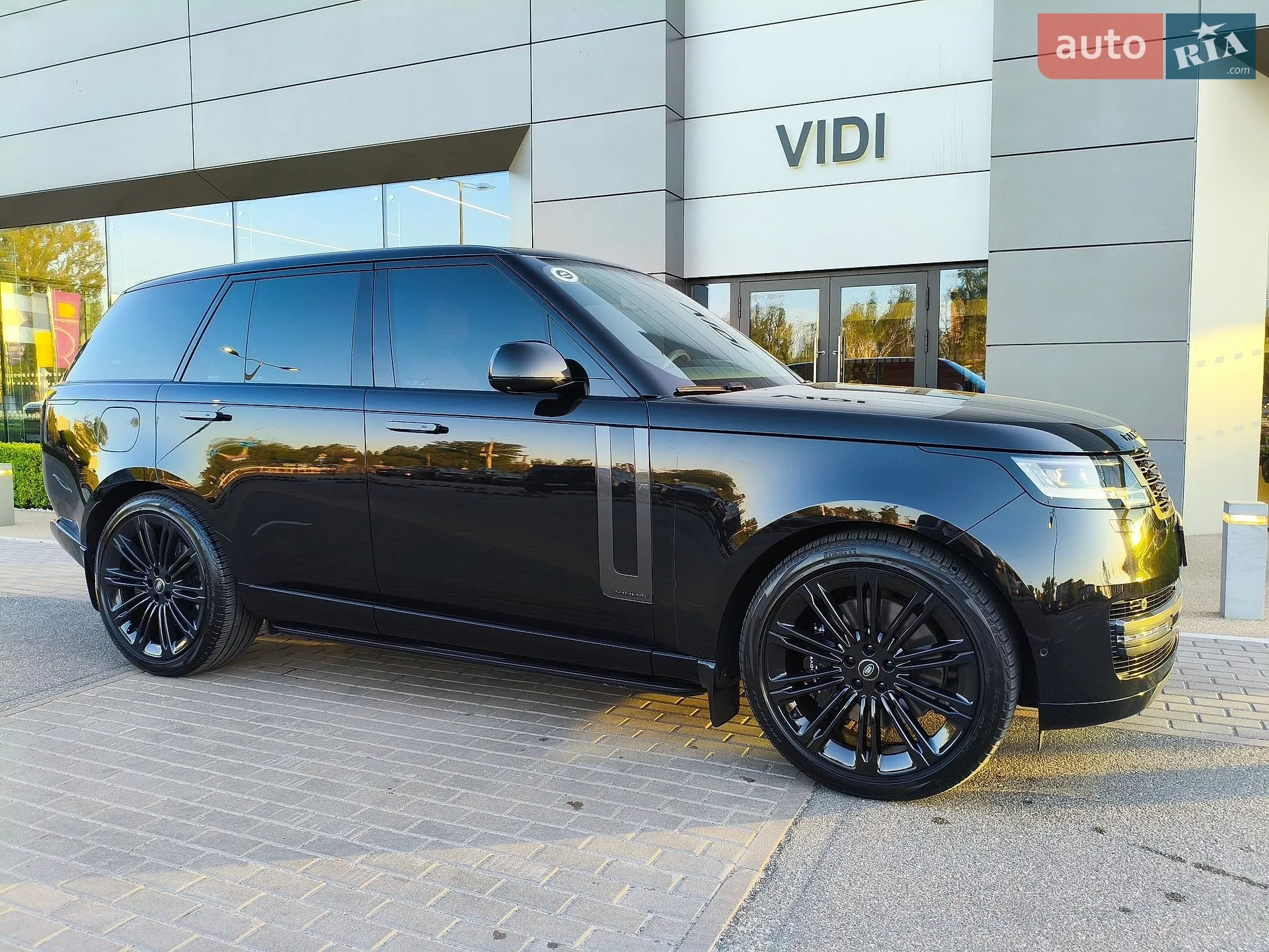 2023 Land Rover Range Rover - мініатюра 25