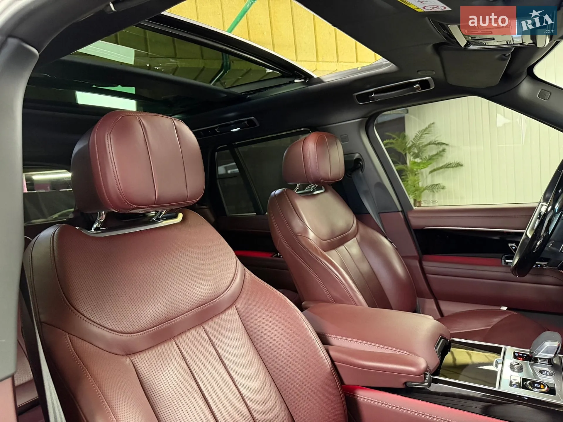 2023 Land Rover Range Rover - мініатюра 28