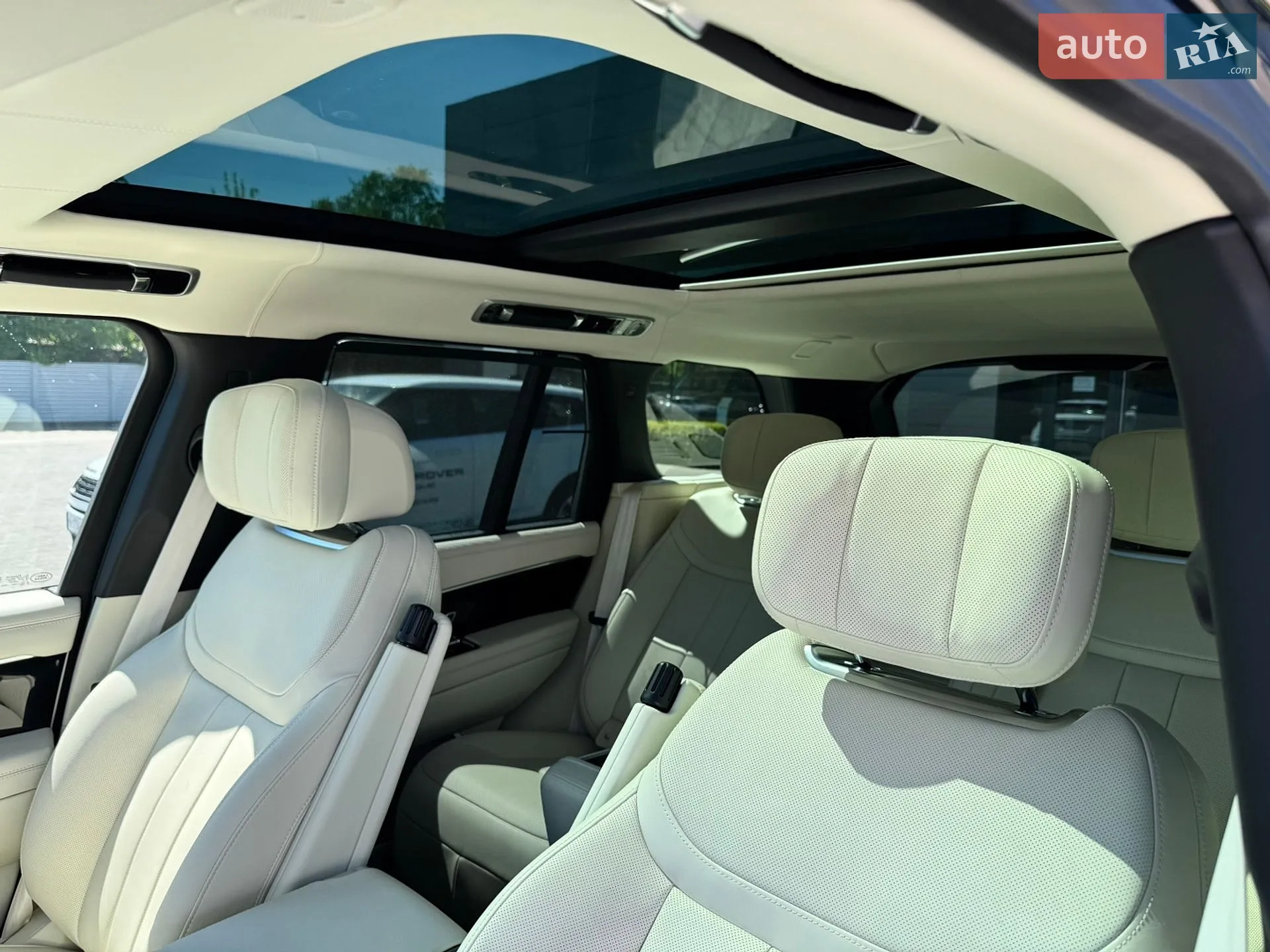 2026 Land Rover Range Rover - мініатюра 10