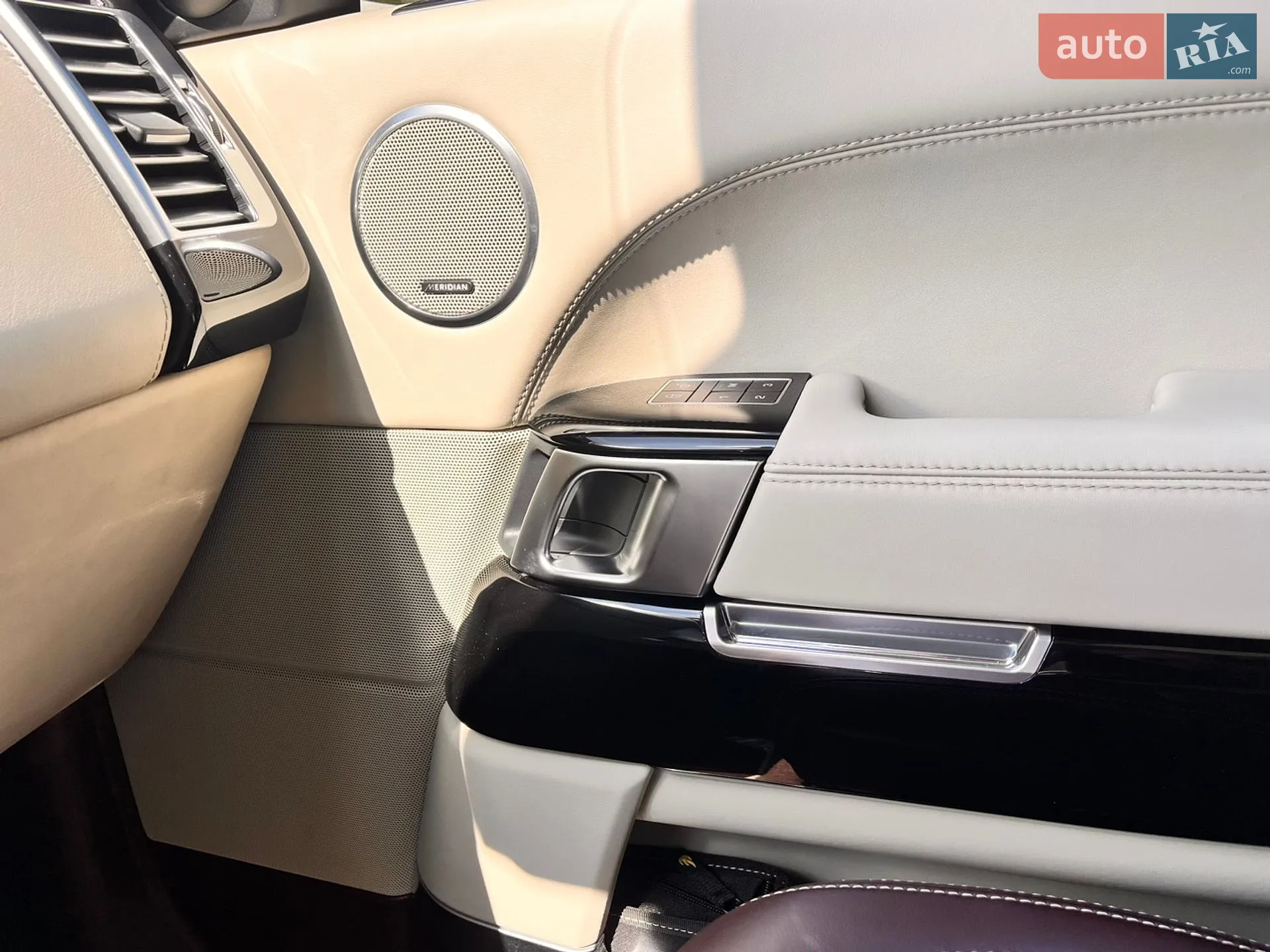 2014 Land Rover Range Rover - мініатюра 18
