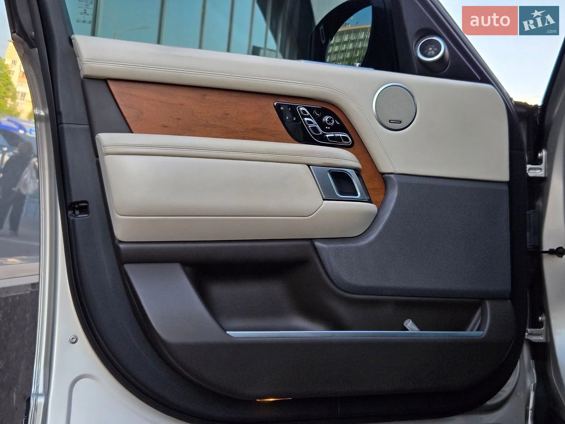 2019 Land Rover Range Rover - мініатюра 27