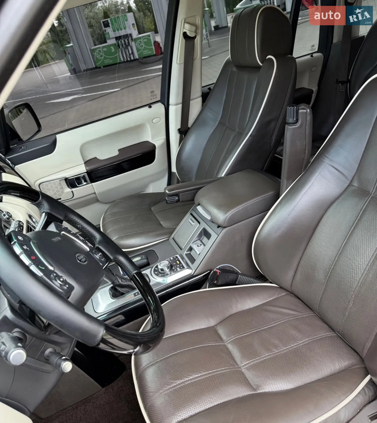 2010 Land Rover Range Rover - мініатюра 16