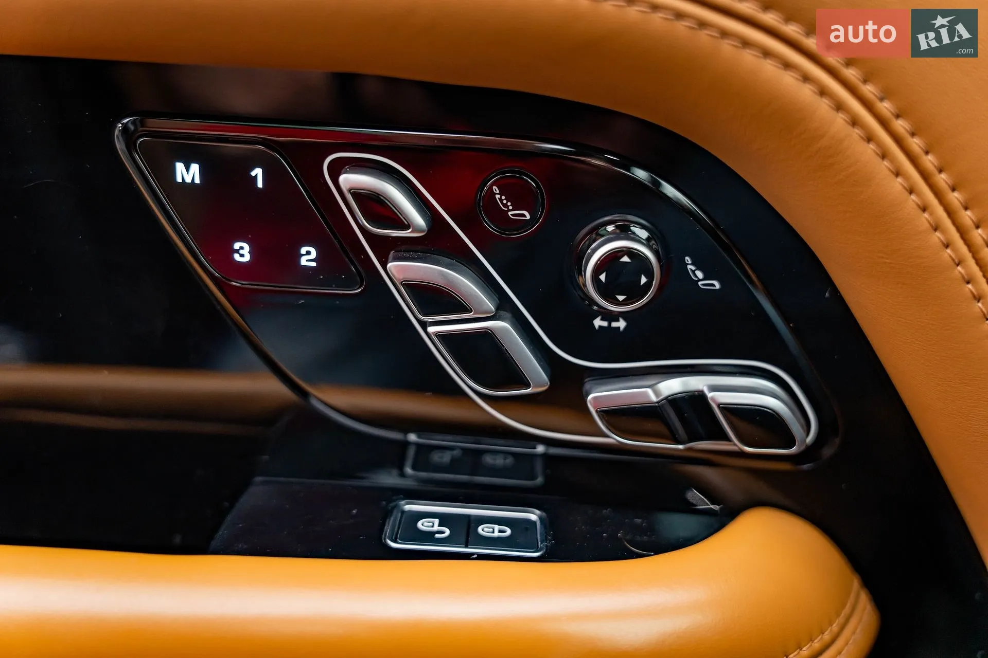 2018 Land Rover Range Rover - мініатюра 15