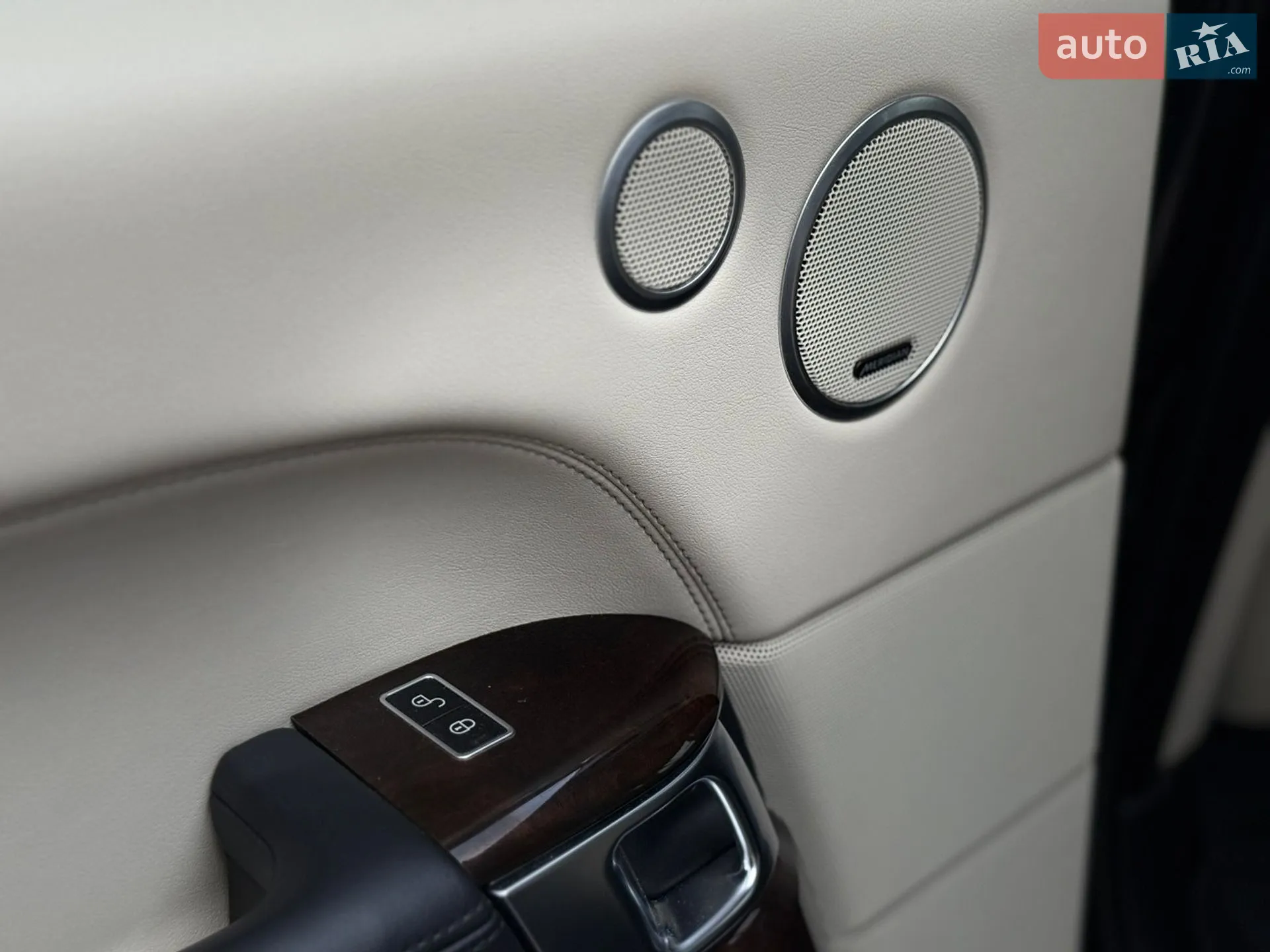 2013 Land Rover Range Rover - мініатюра 24