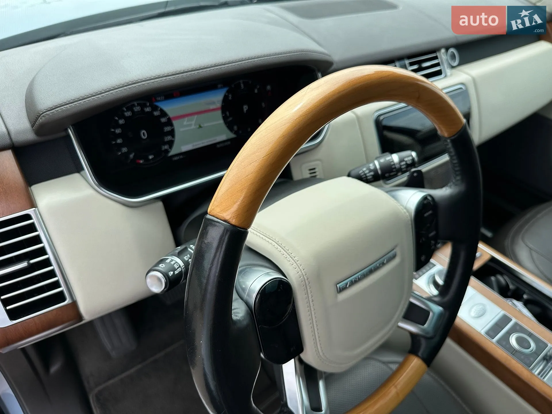 2018 Land Rover Range Rover - мініатюра 17