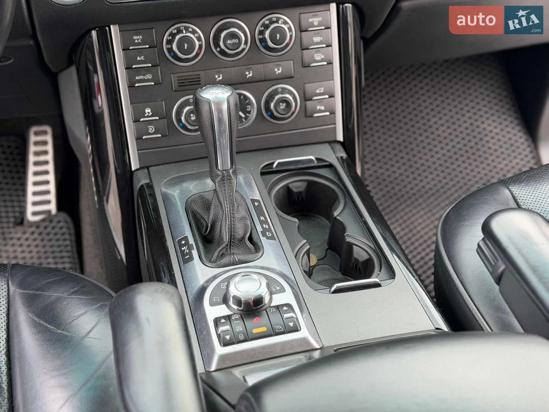 2010 Land Rover Range Rover - мініатюра 29