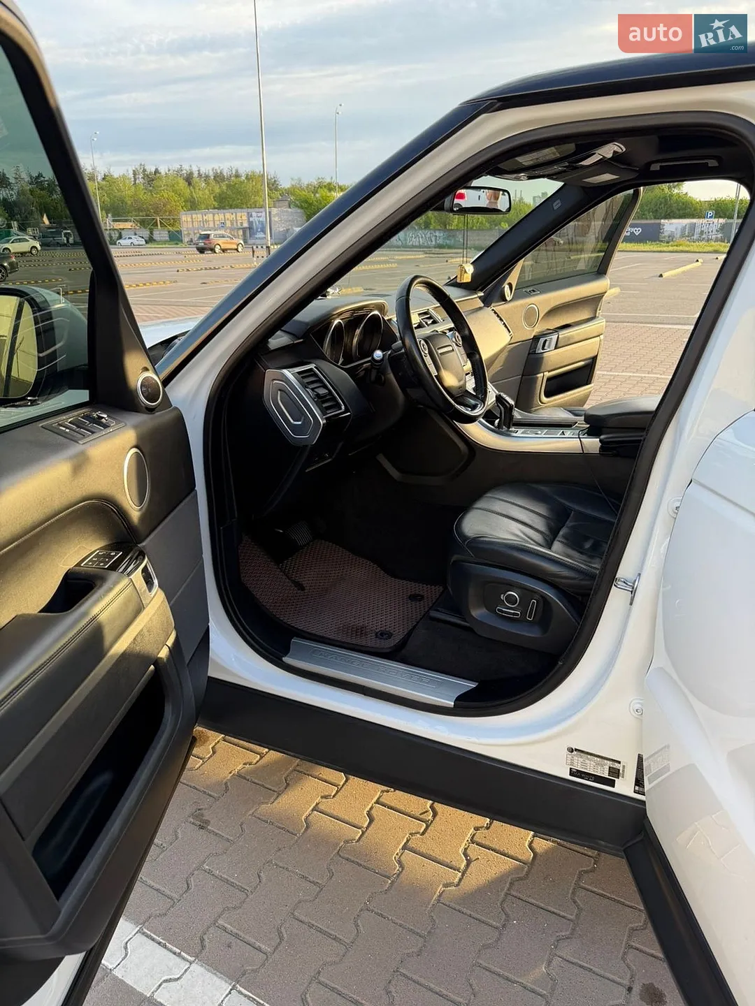 2015 Land Rover Range Rover - мініатюра 24