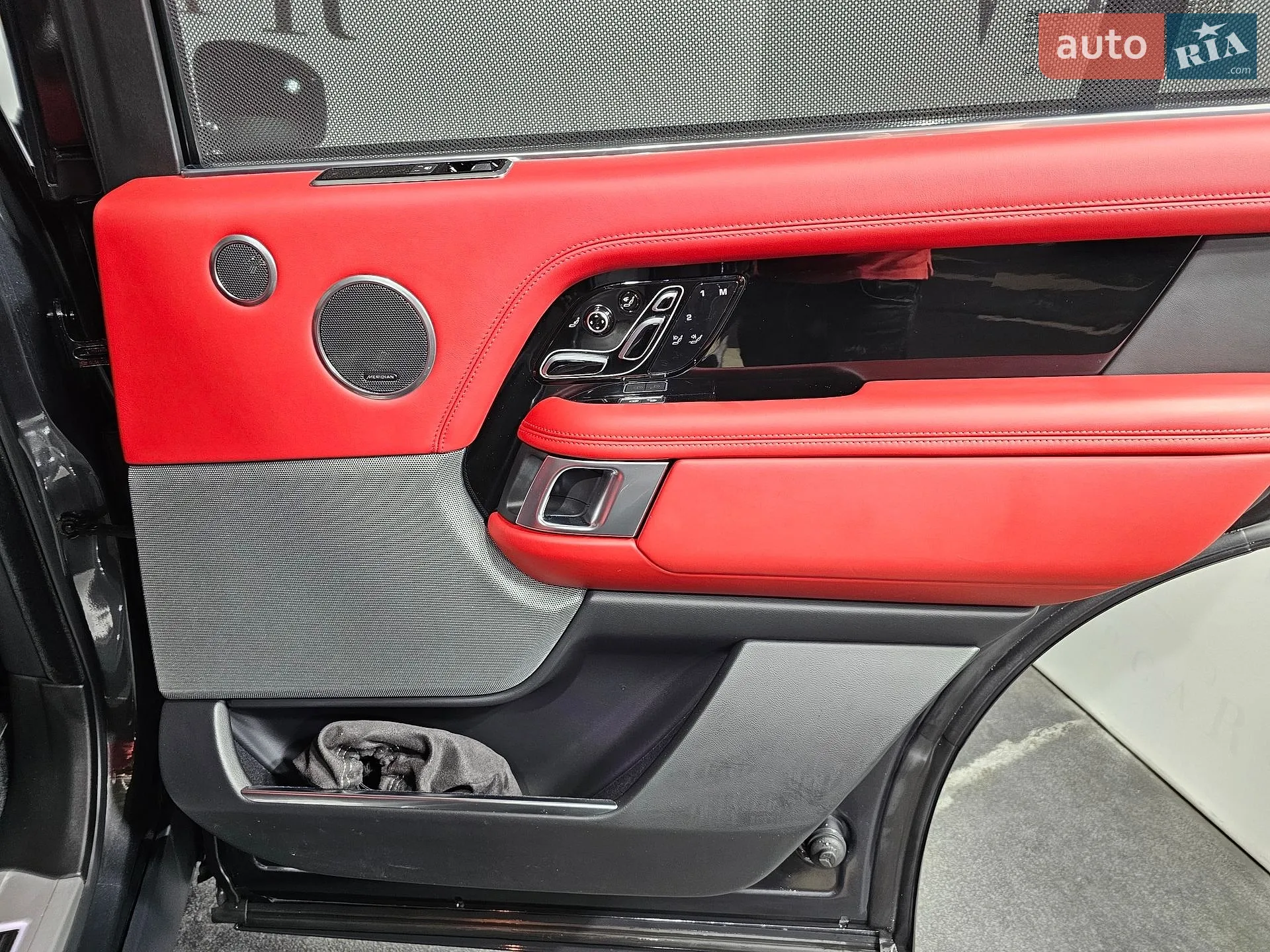 2018 Land Rover Range Rover - мініатюра 21
