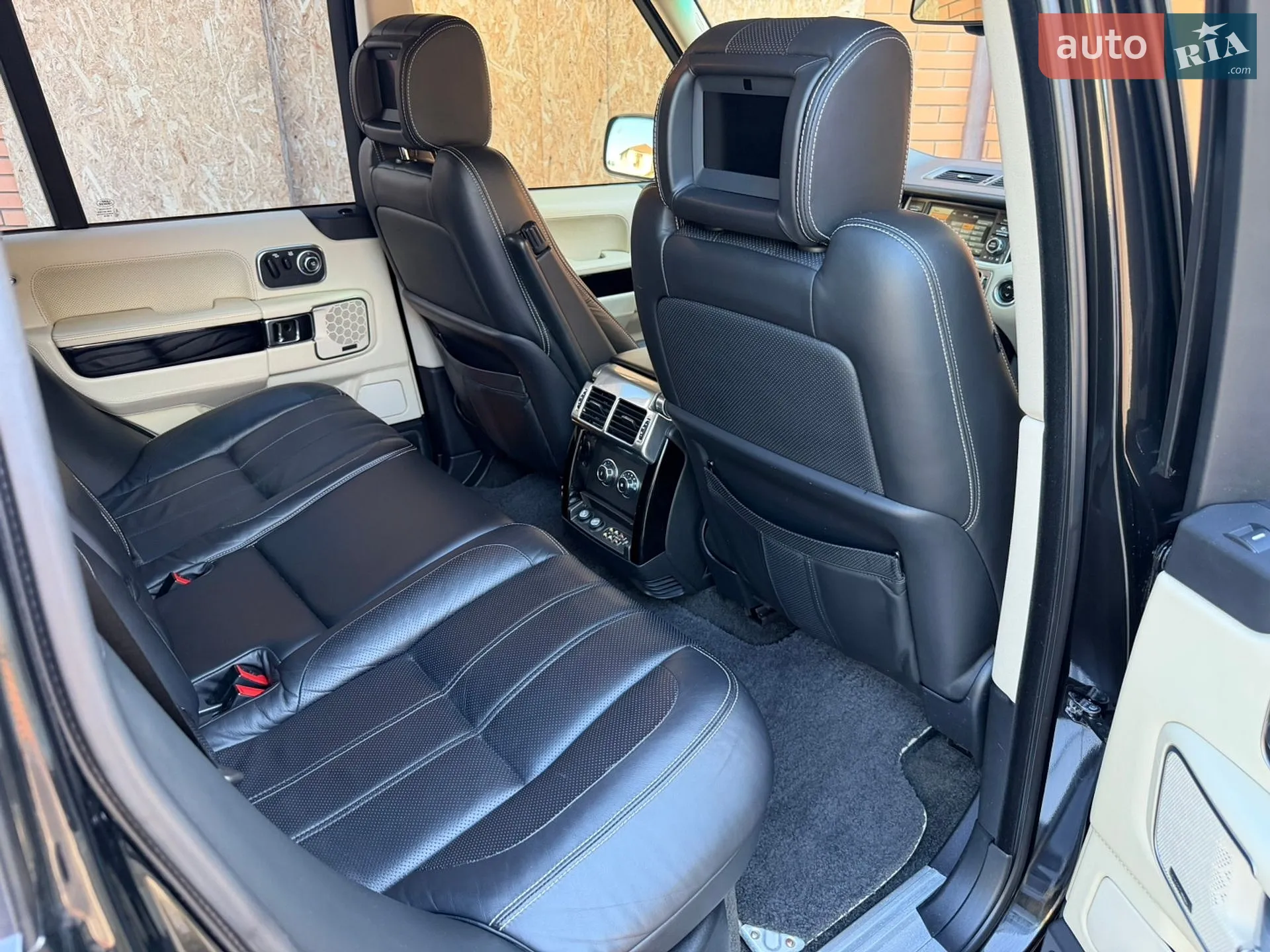 2012 Land Rover Range Rover - мініатюра 31