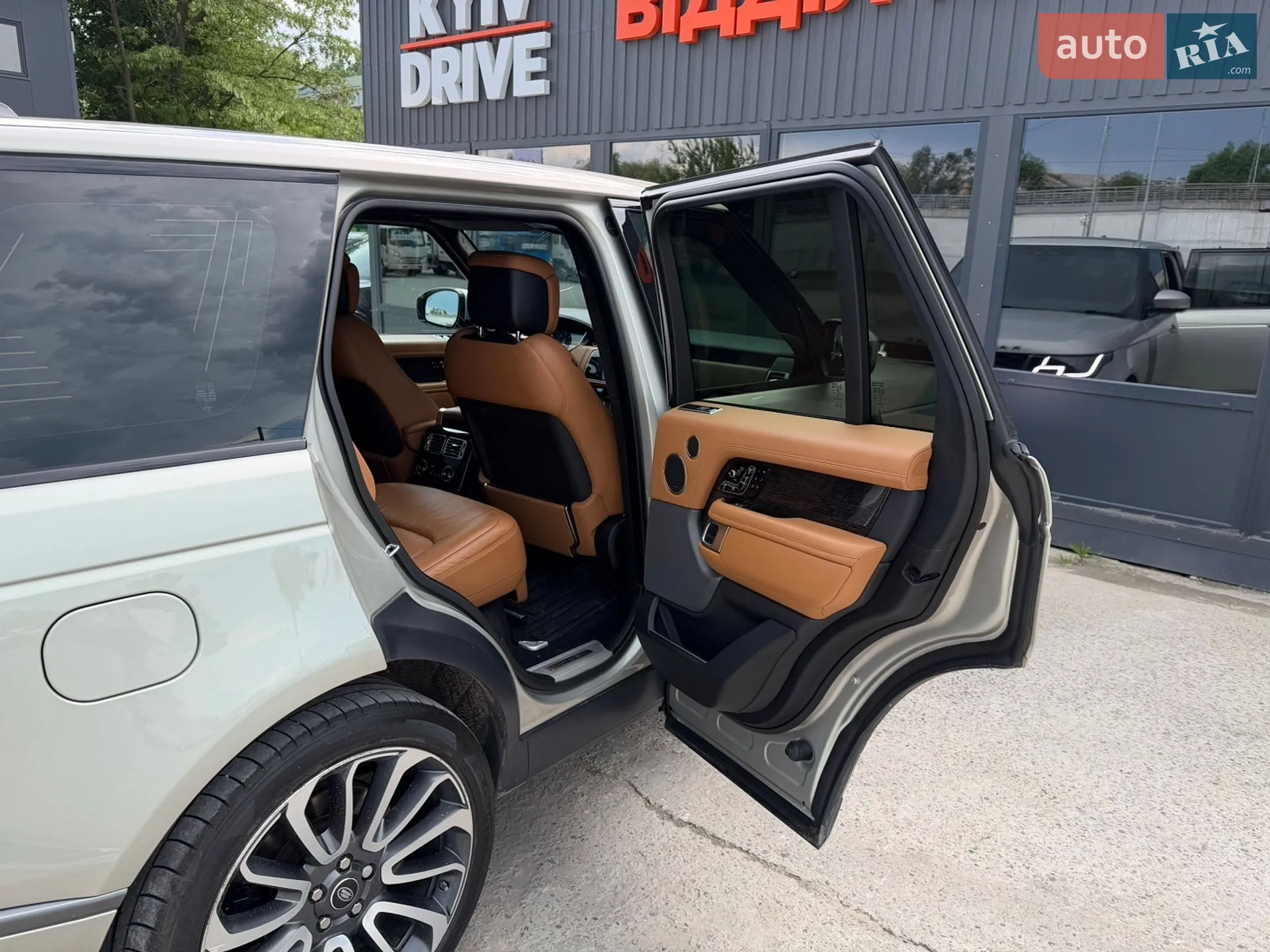 2019 Land Rover Range Rover - мініатюра 24