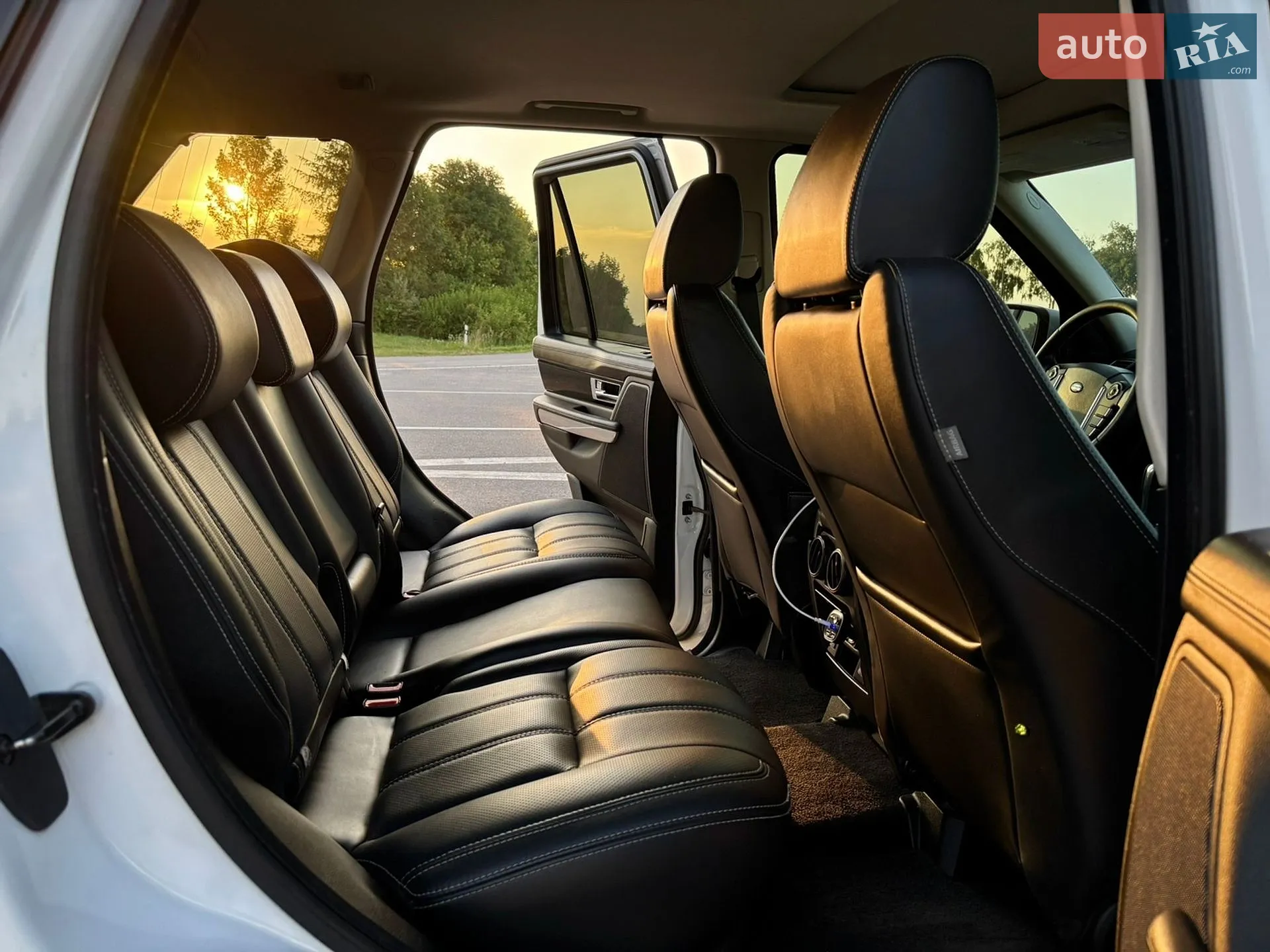 2011 Land Rover Range Rover - мініатюра 33