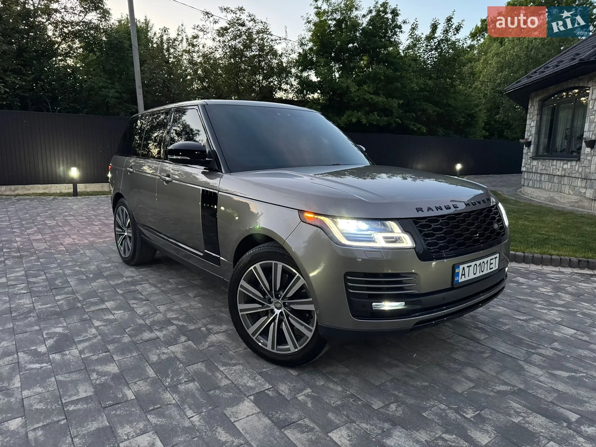 2018 Land Rover Range Rover - мініатюра 24
