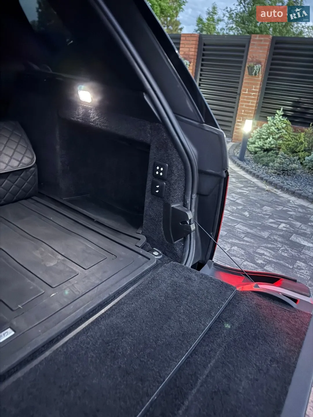 2018 Land Rover Range Rover - мініатюра 36