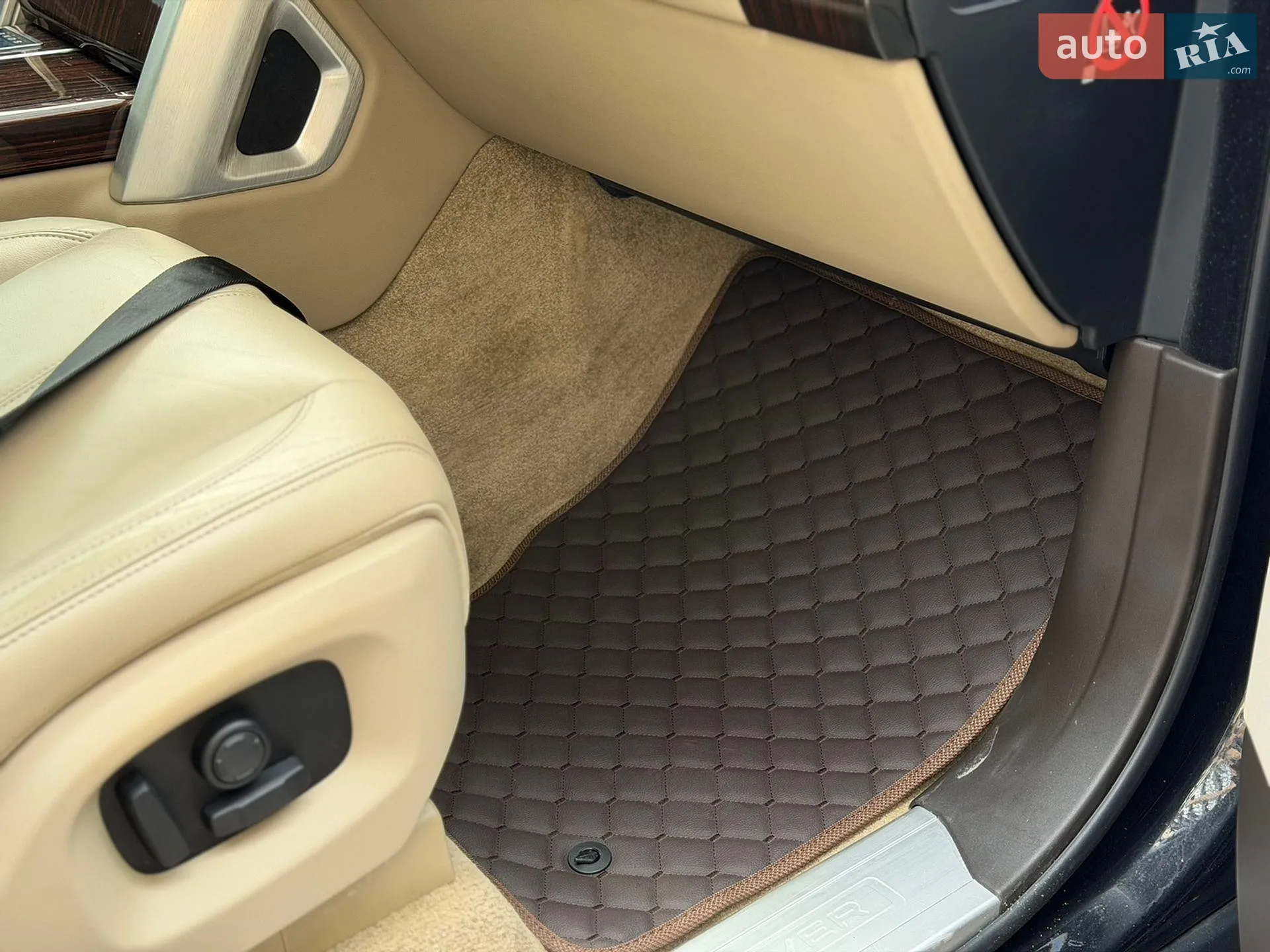 2016 Land Rover Range Rover - мініатюра 28