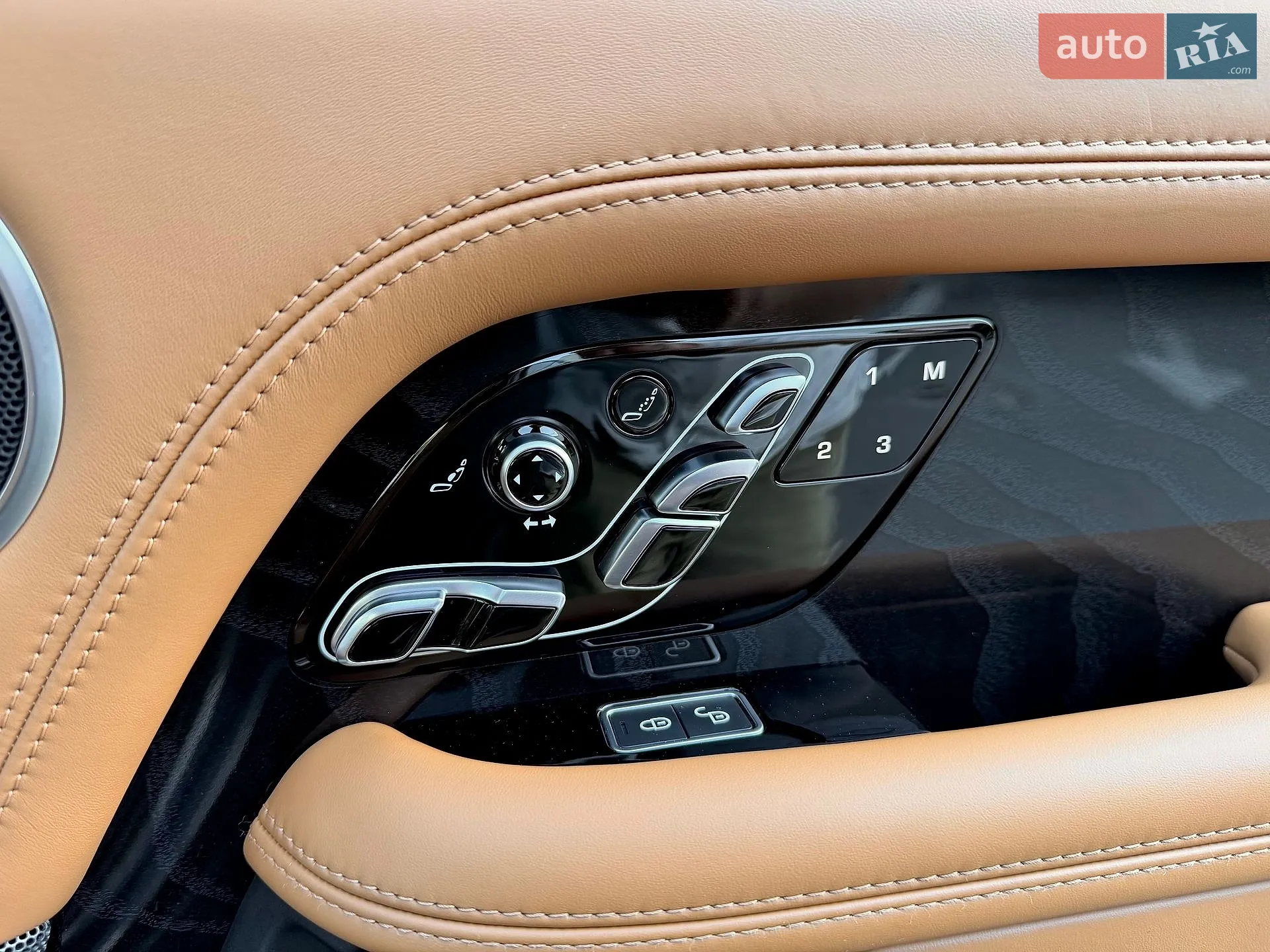 2020 Land Rover Range Rover - мініатюра 31