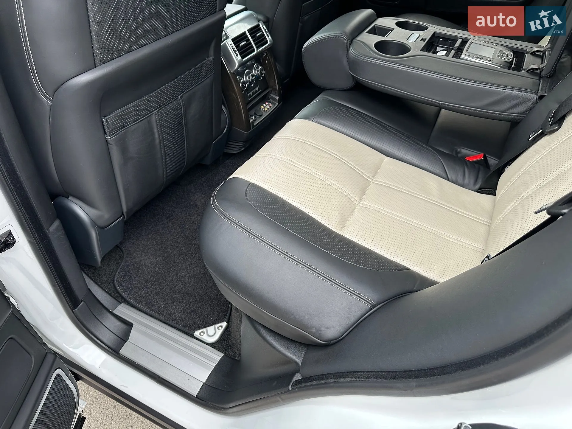 2010 Land Rover Range Rover - мініатюра 44