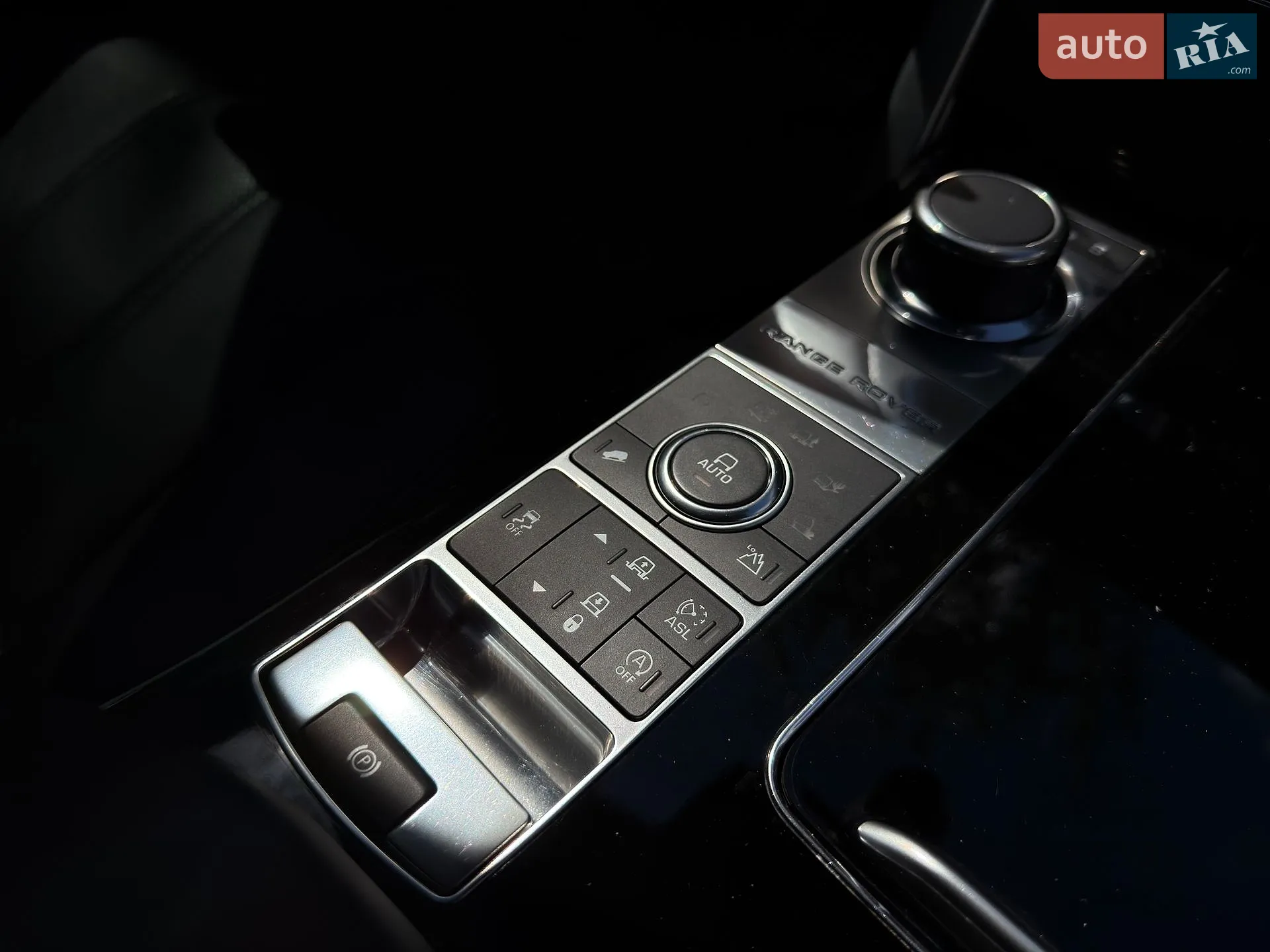 2015 Land Rover Range Rover - мініатюра 31