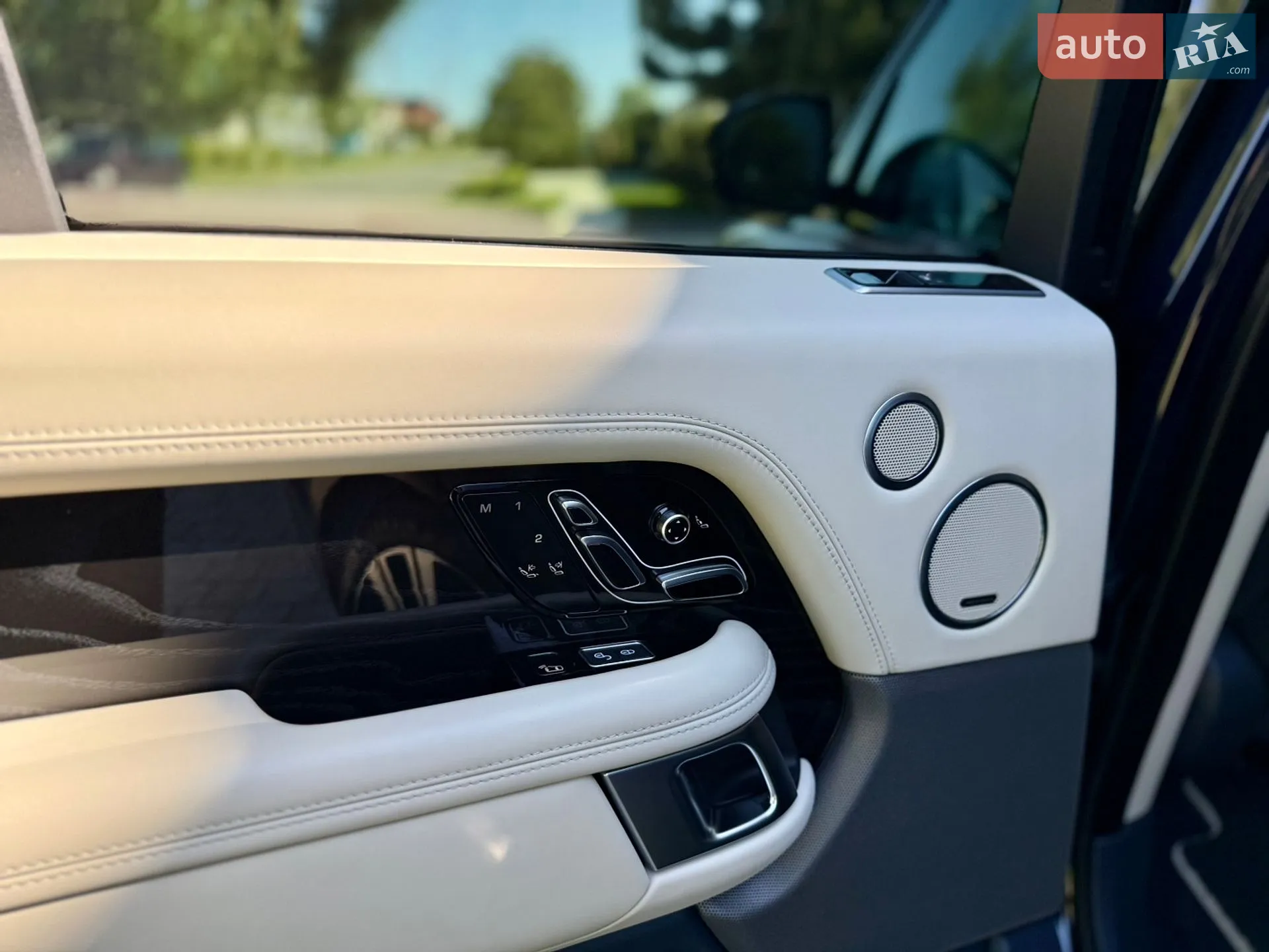 2019 Land Rover Range Rover - мініатюра 40