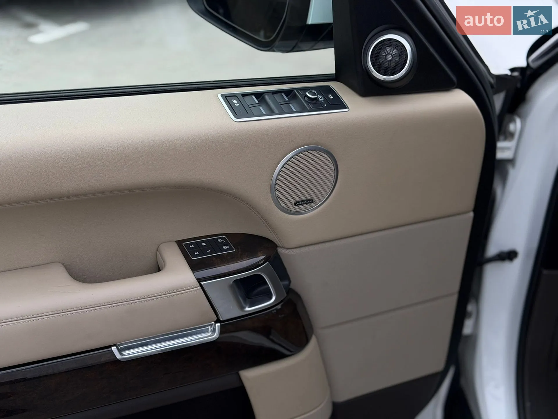 2016 Land Rover Range Rover - мініатюра 17