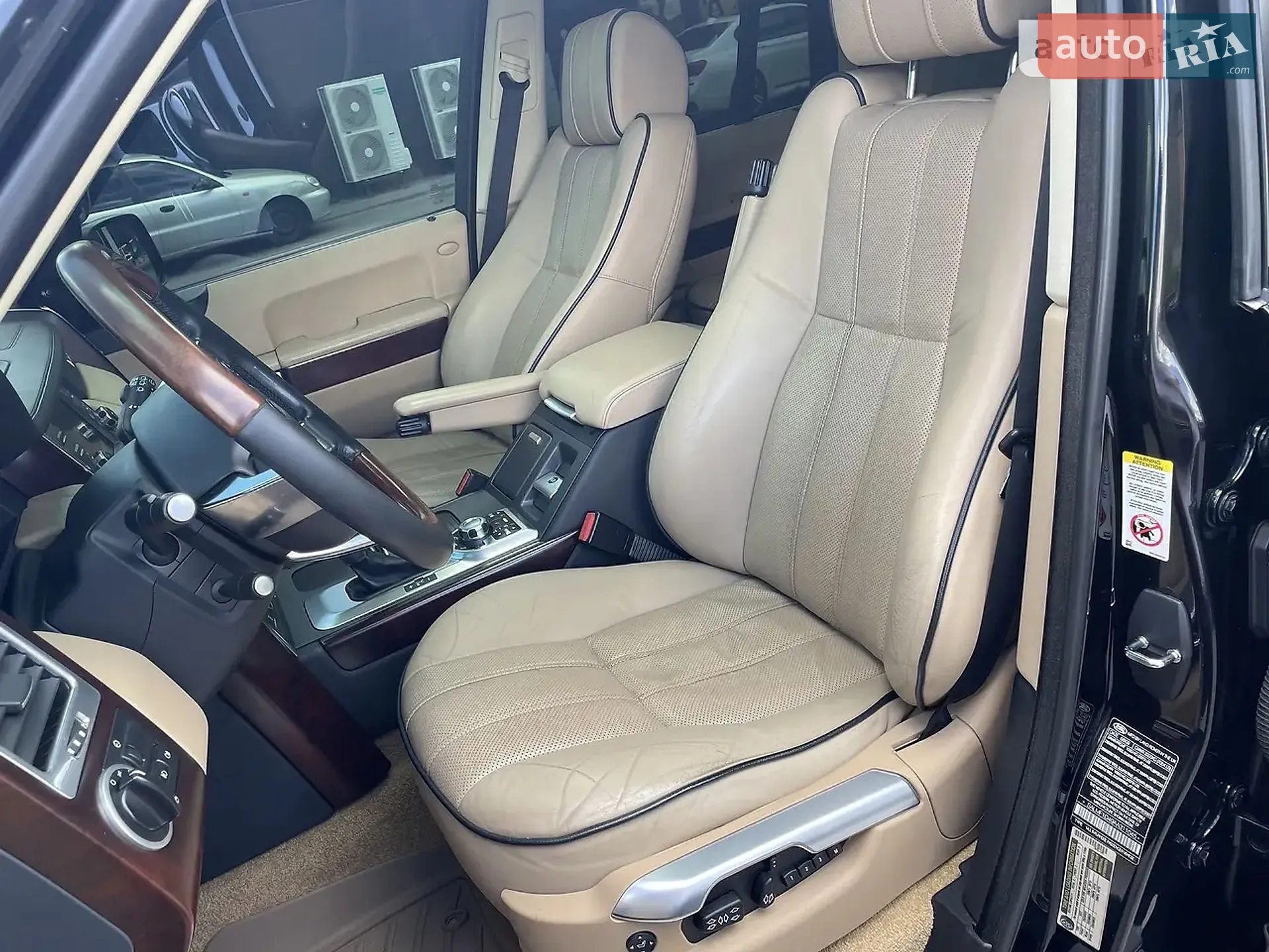 2010 Land Rover Range Rover - мініатюра 23