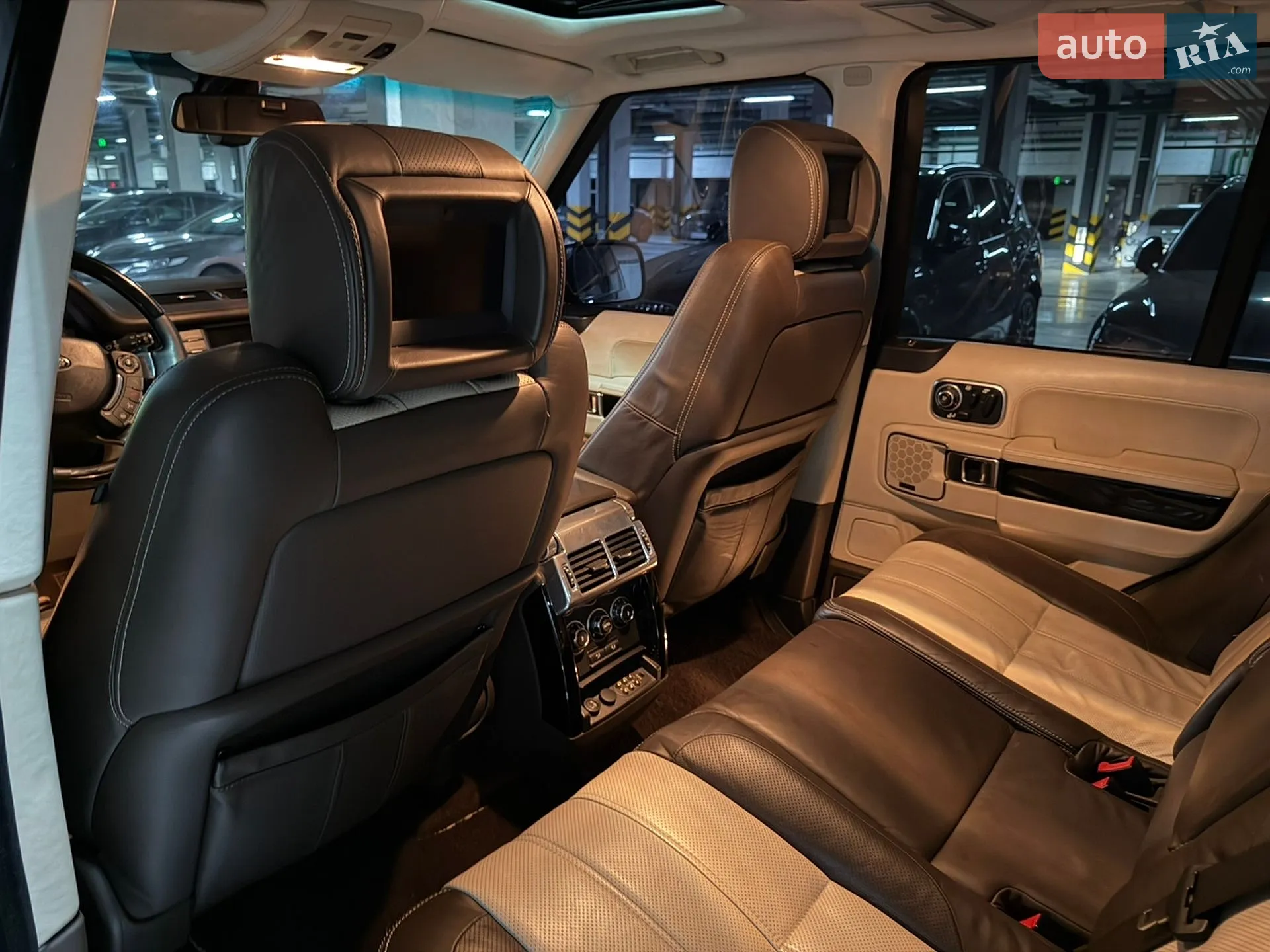 2011 Land Rover Range Rover - мініатюра 30