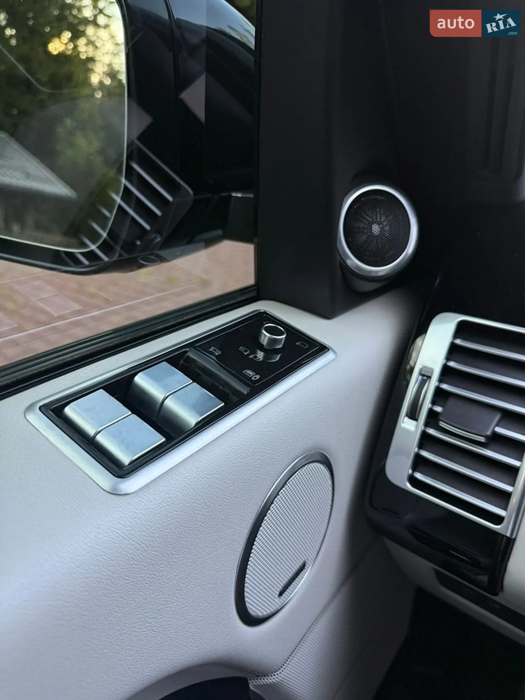 2016 Land Rover Range Rover - мініатюра 38