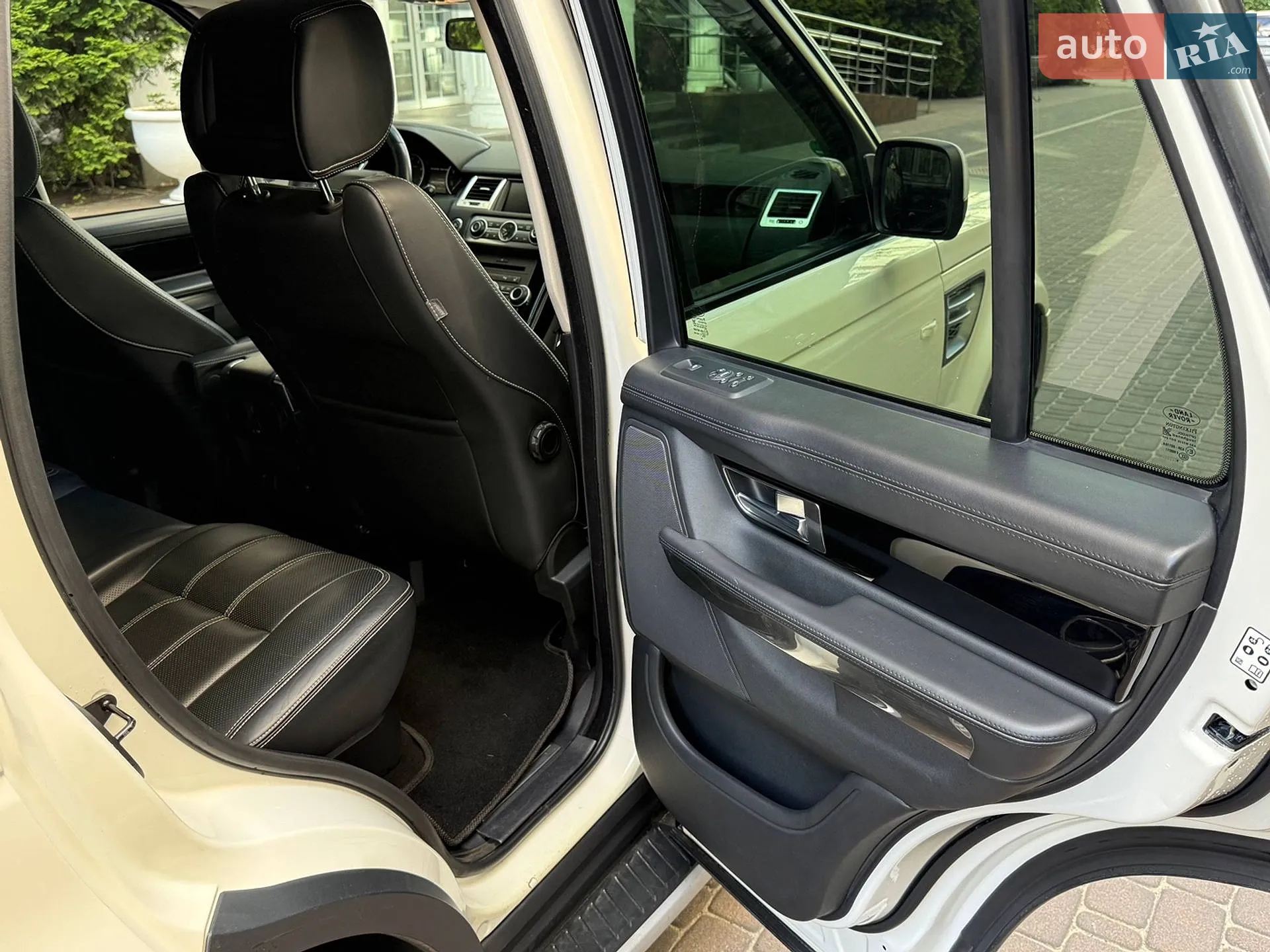 2010 Land Rover Range Rover - мініатюра 20