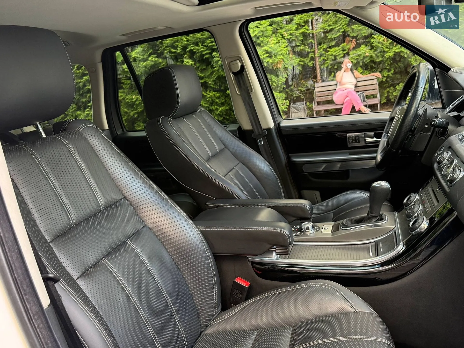 2010 Land Rover Range Rover - мініатюра 24