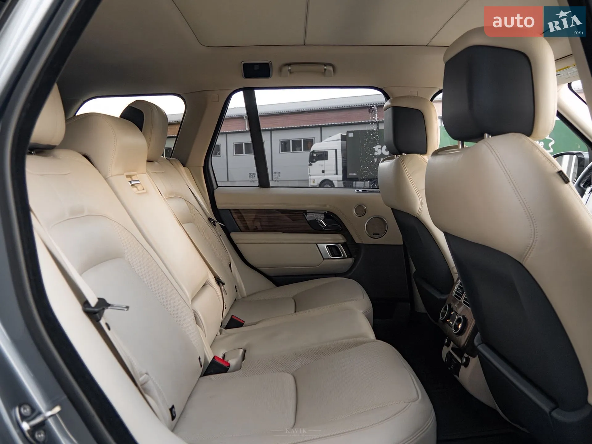 2018 Land Rover Range Rover - мініатюра 18