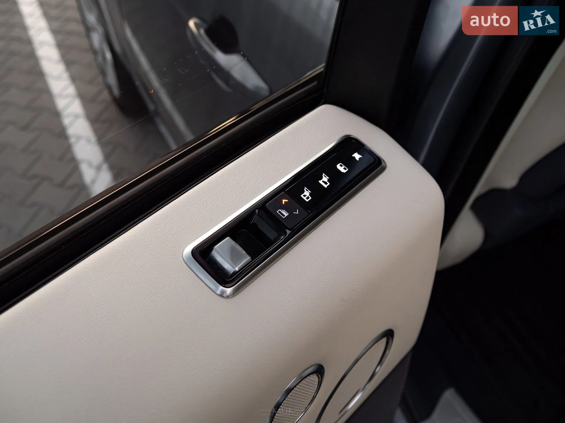 2018 Land Rover Range Rover - мініатюра 26