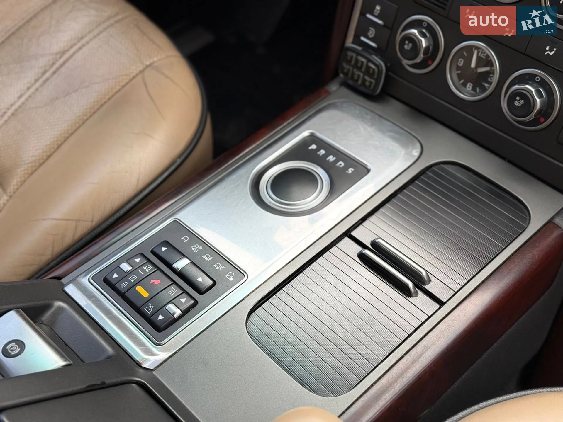 2011 Land Rover Range Rover - мініатюра 24