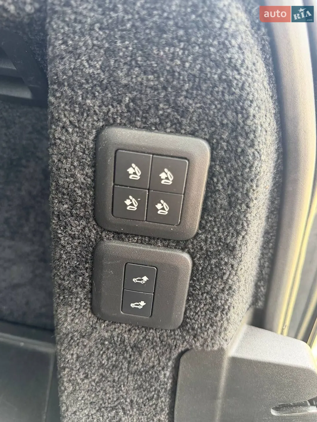 2018 Land Rover Range Rover - мініатюра 21