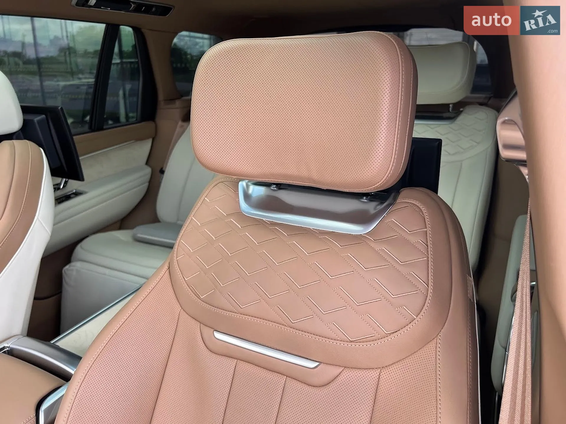 Land Rover Range Rover 2023 VIN SALKABBW6PA053947 фото оголошення 14 з 37
