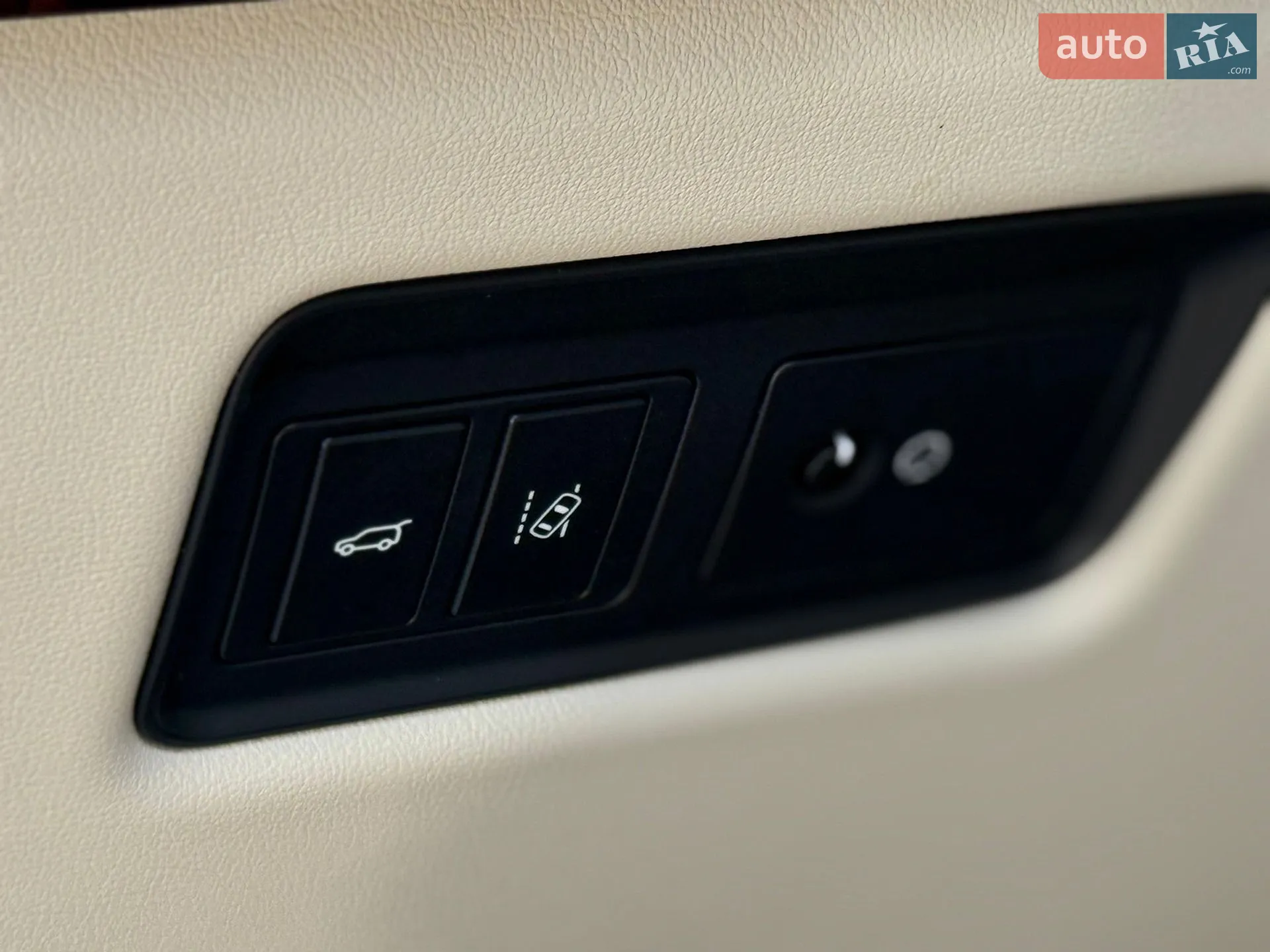 2017 Land Rover Range Rover - мініатюра 25