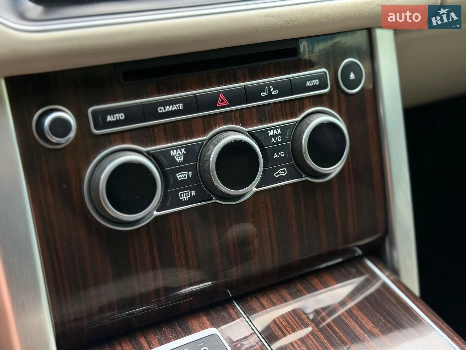 2017 Land Rover Range Rover - мініатюра 29