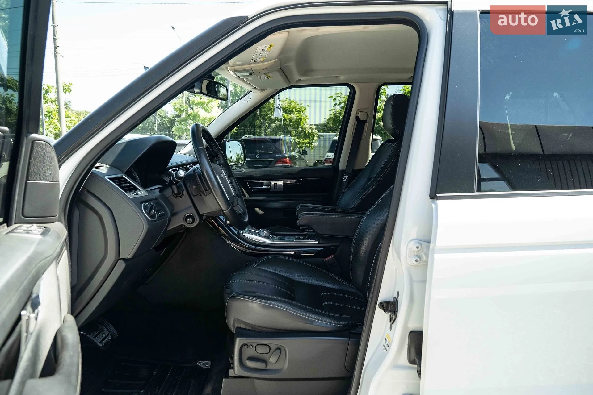 2012 Land Rover Range Rover - мініатюра 19