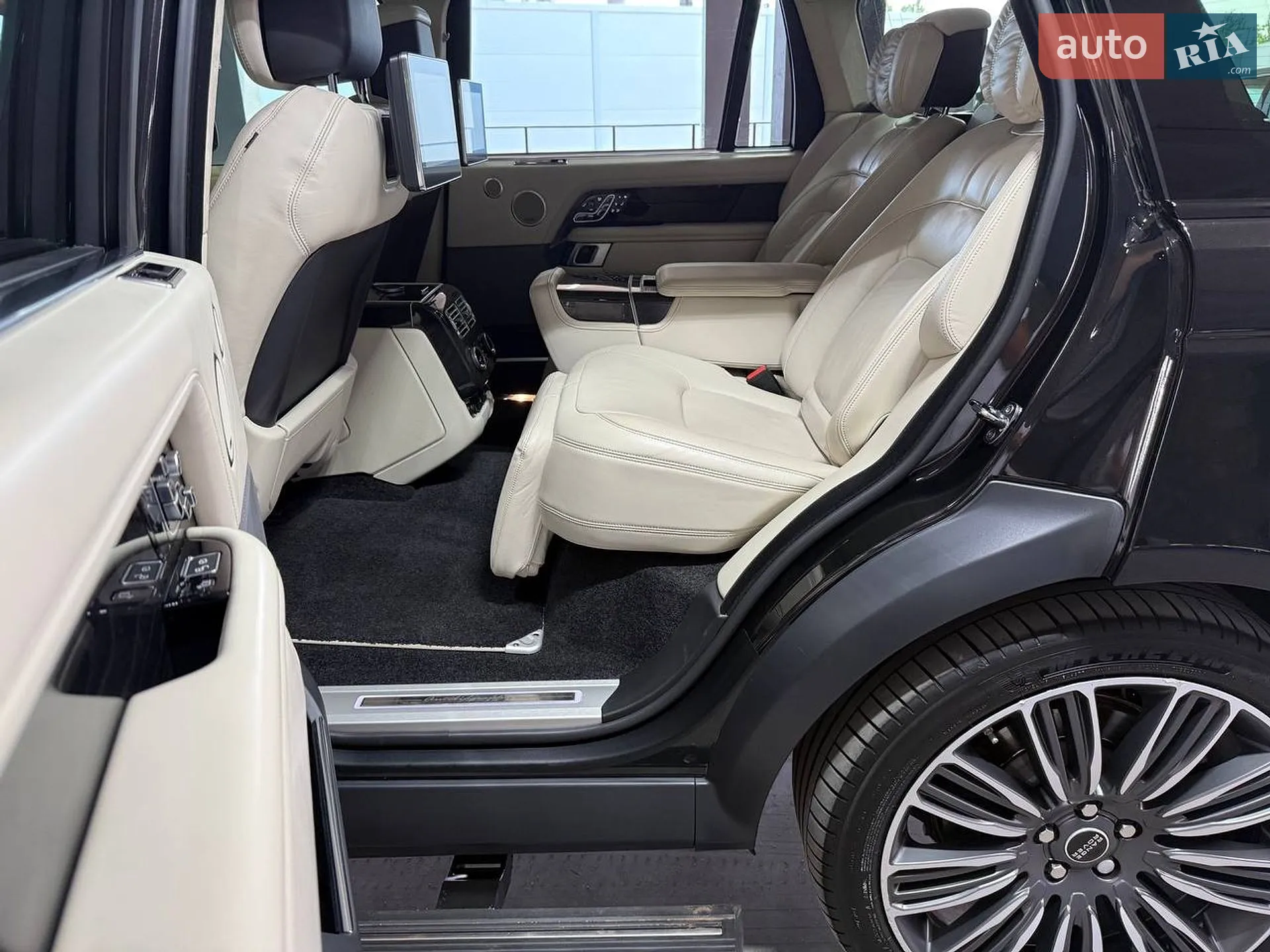 2019 Land Rover Range Rover - мініатюра 18