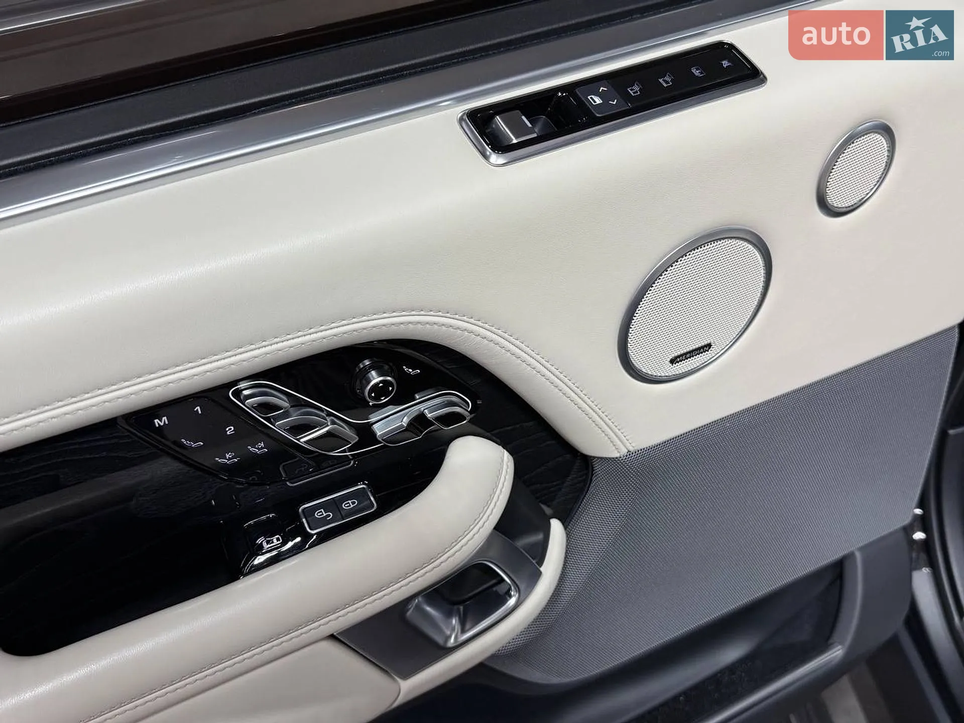 2019 Land Rover Range Rover - мініатюра 21