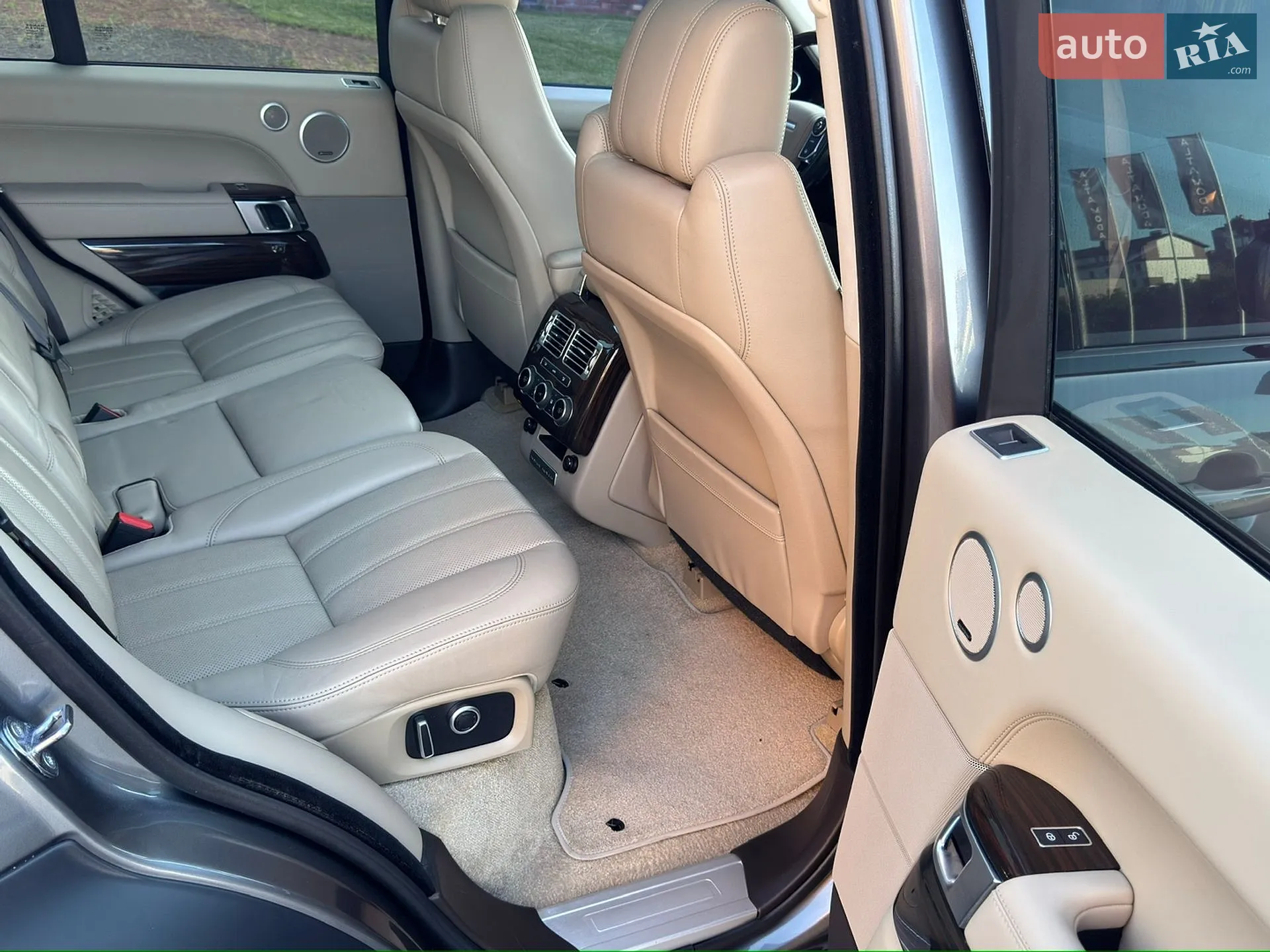 2015 Land Rover Range Rover - мініатюра 28