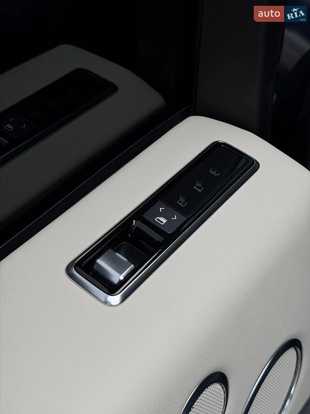 2018 Land Rover Range Rover - мініатюра 18