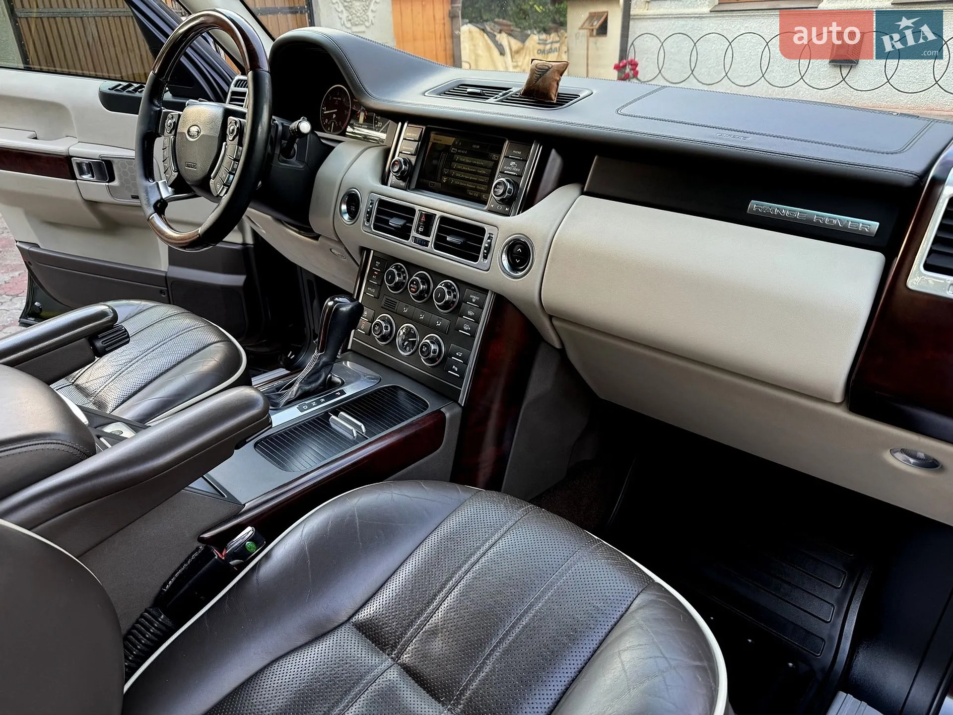 2010 Land Rover Range Rover - мініатюра 59