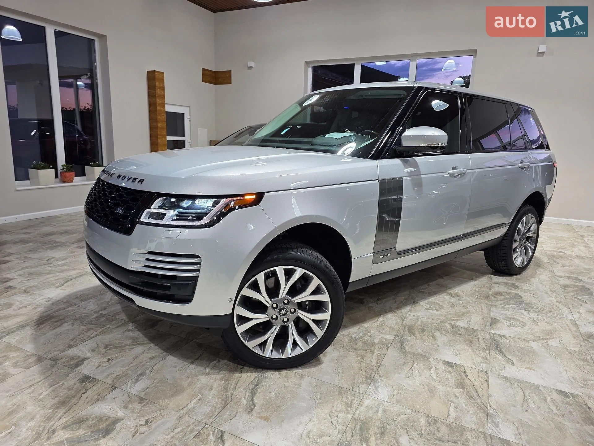 2019 Land Rover Range Rover - мініатюра 17