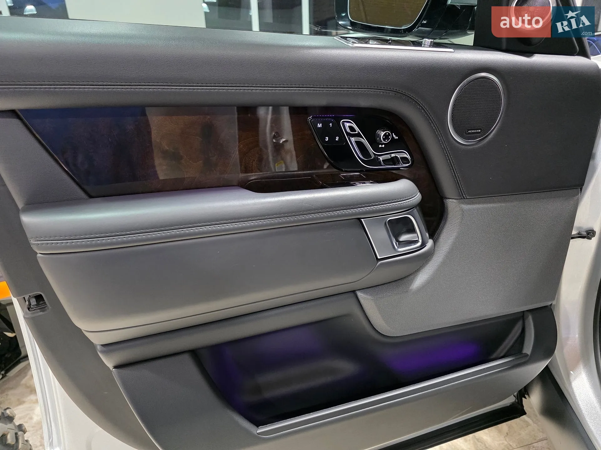 2019 Land Rover Range Rover - мініатюра 30