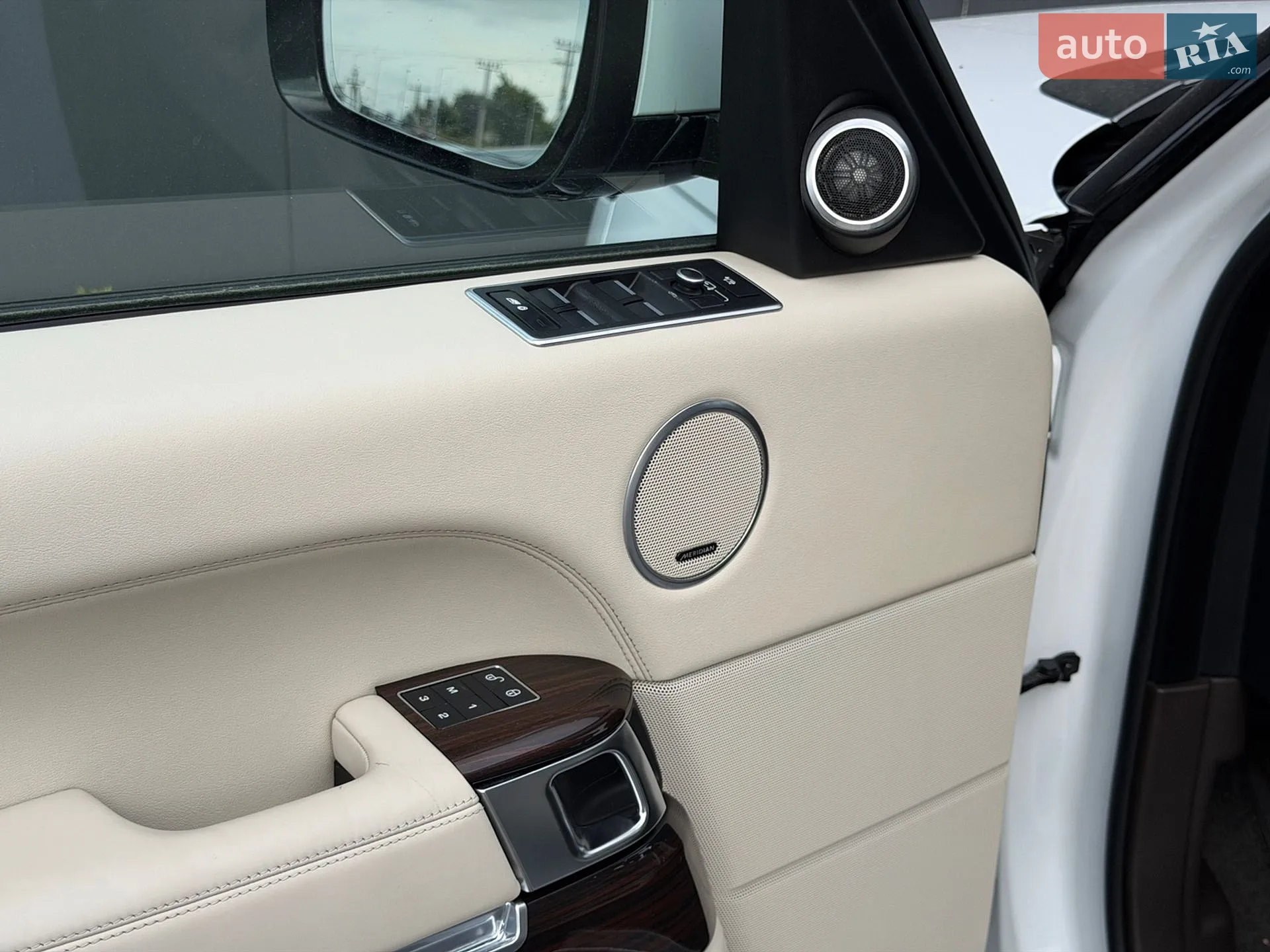 2017 Land Rover Range Rover - мініатюра 25