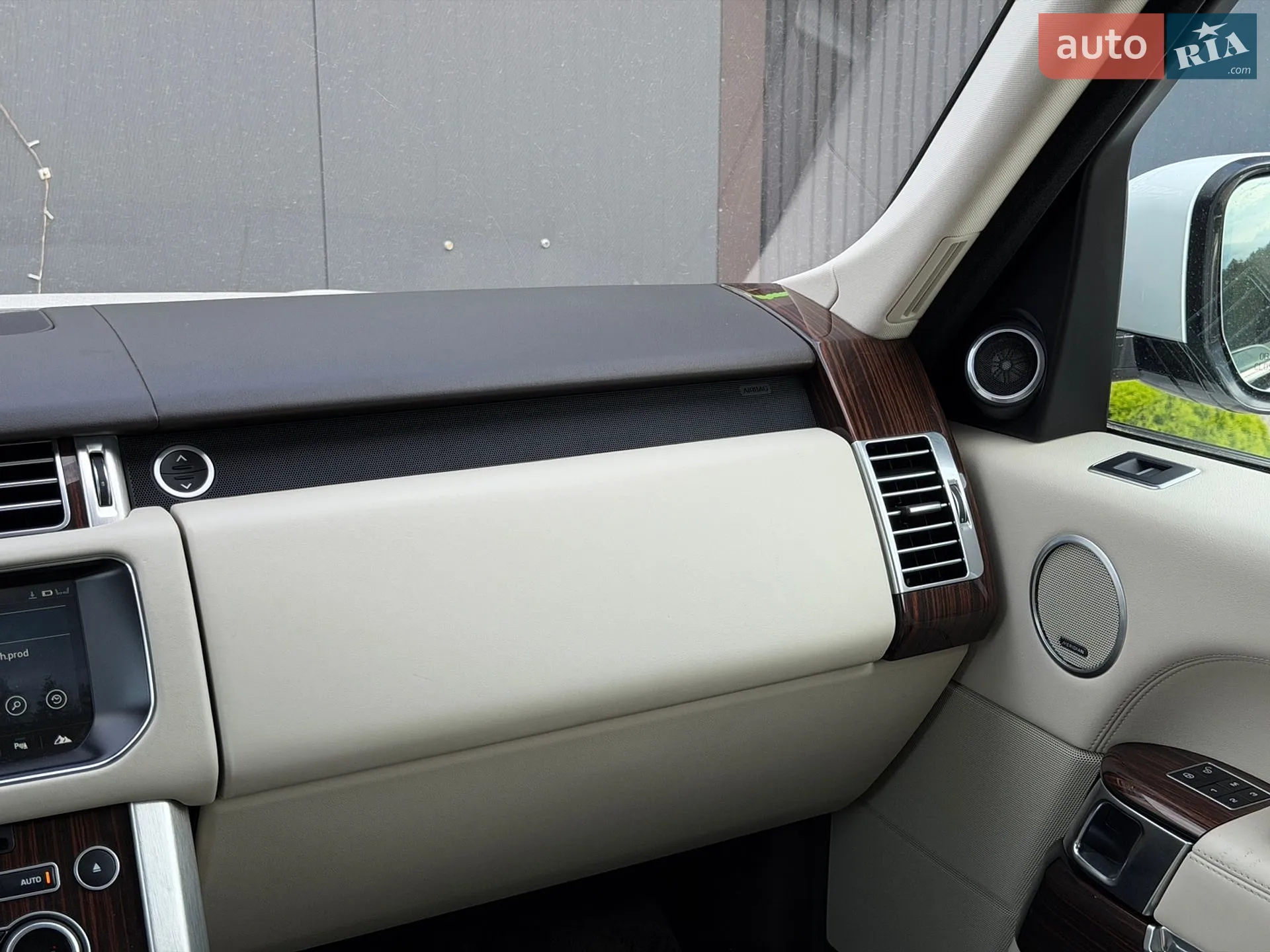 2017 Land Rover Range Rover - мініатюра 28