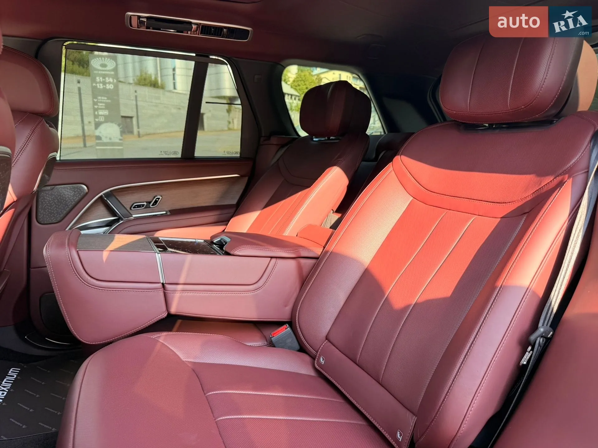 2025 Land Rover Range Rover - мініатюра 32