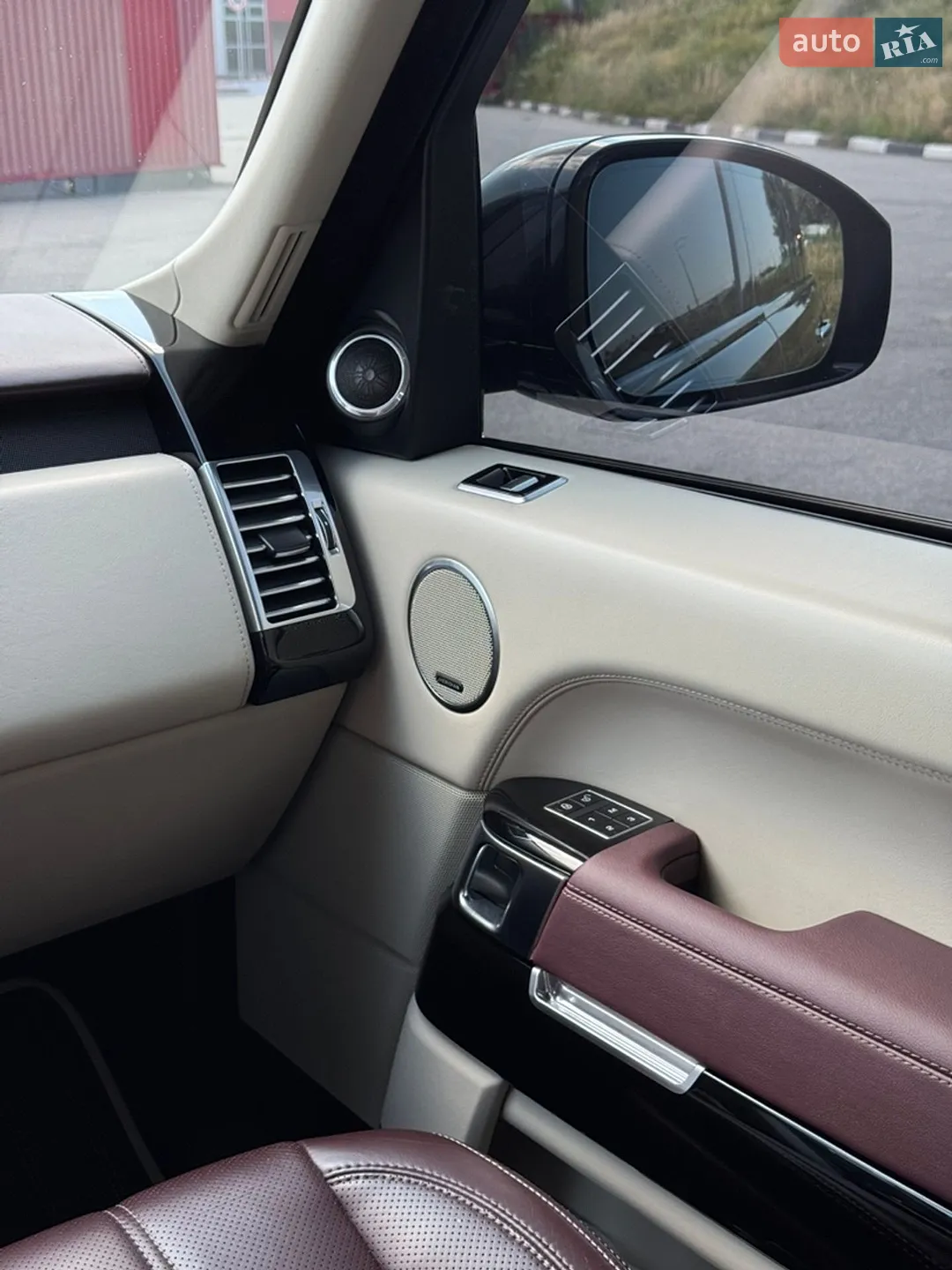 2014 Land Rover Range Rover - мініатюра 18