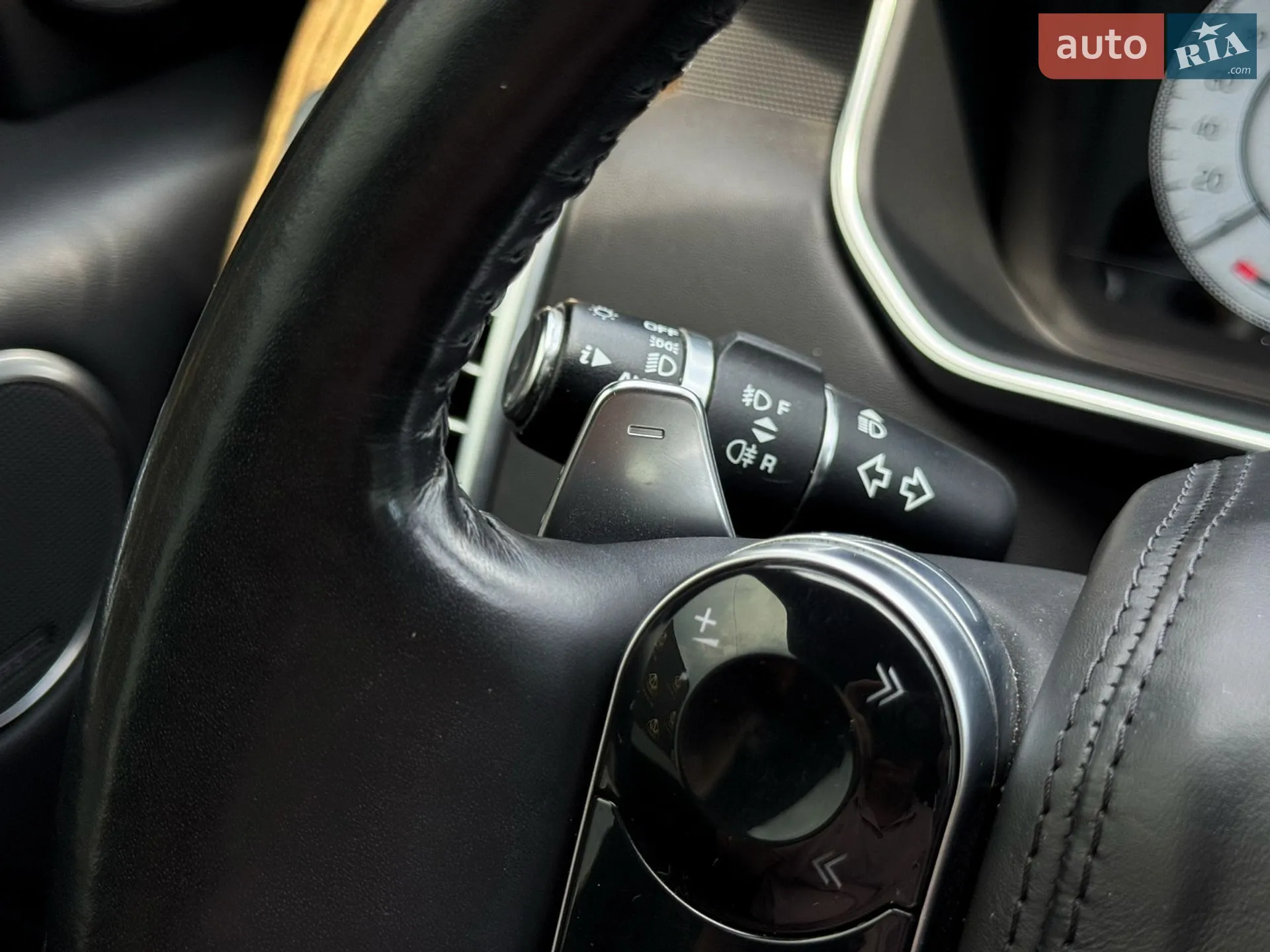 2019 Land Rover Range Rover - мініатюра 27
