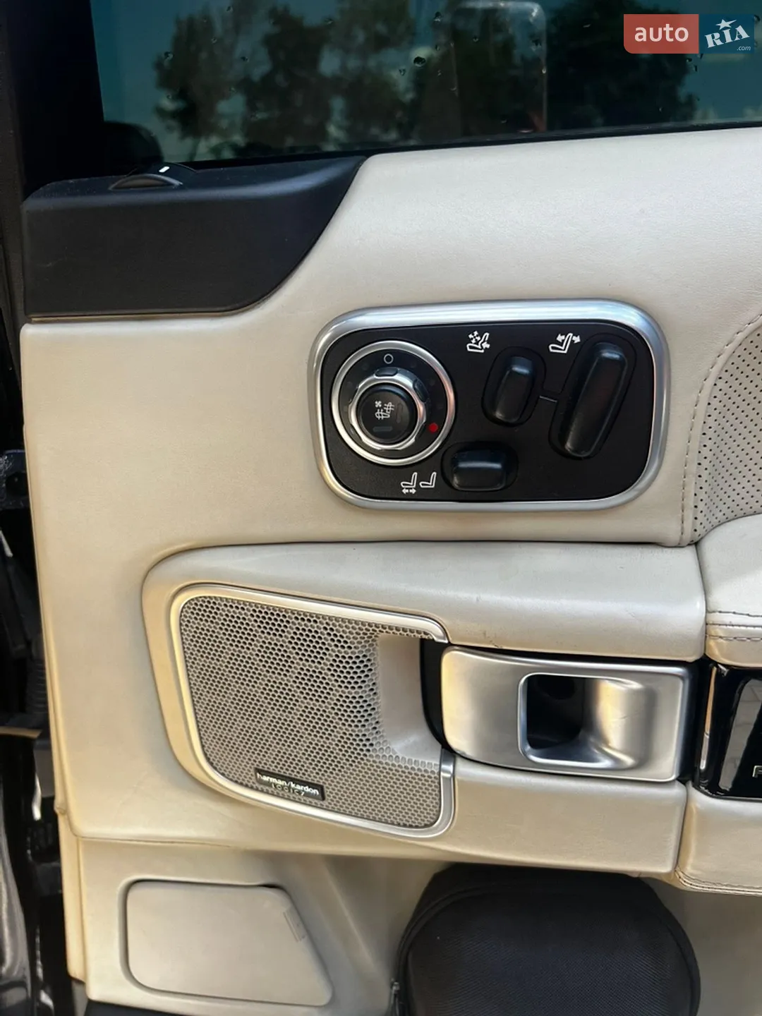 2010 Land Rover Range Rover - мініатюра 12