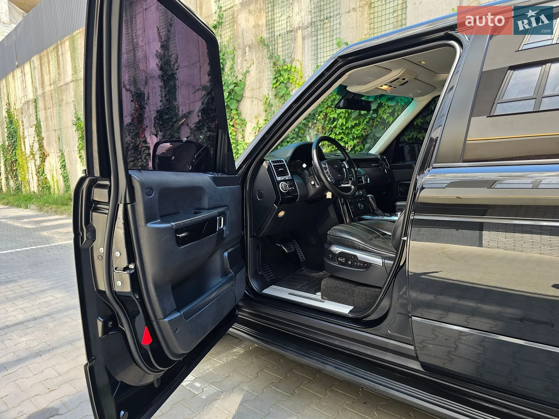 2010 Land Rover Range Rover - мініатюра 24